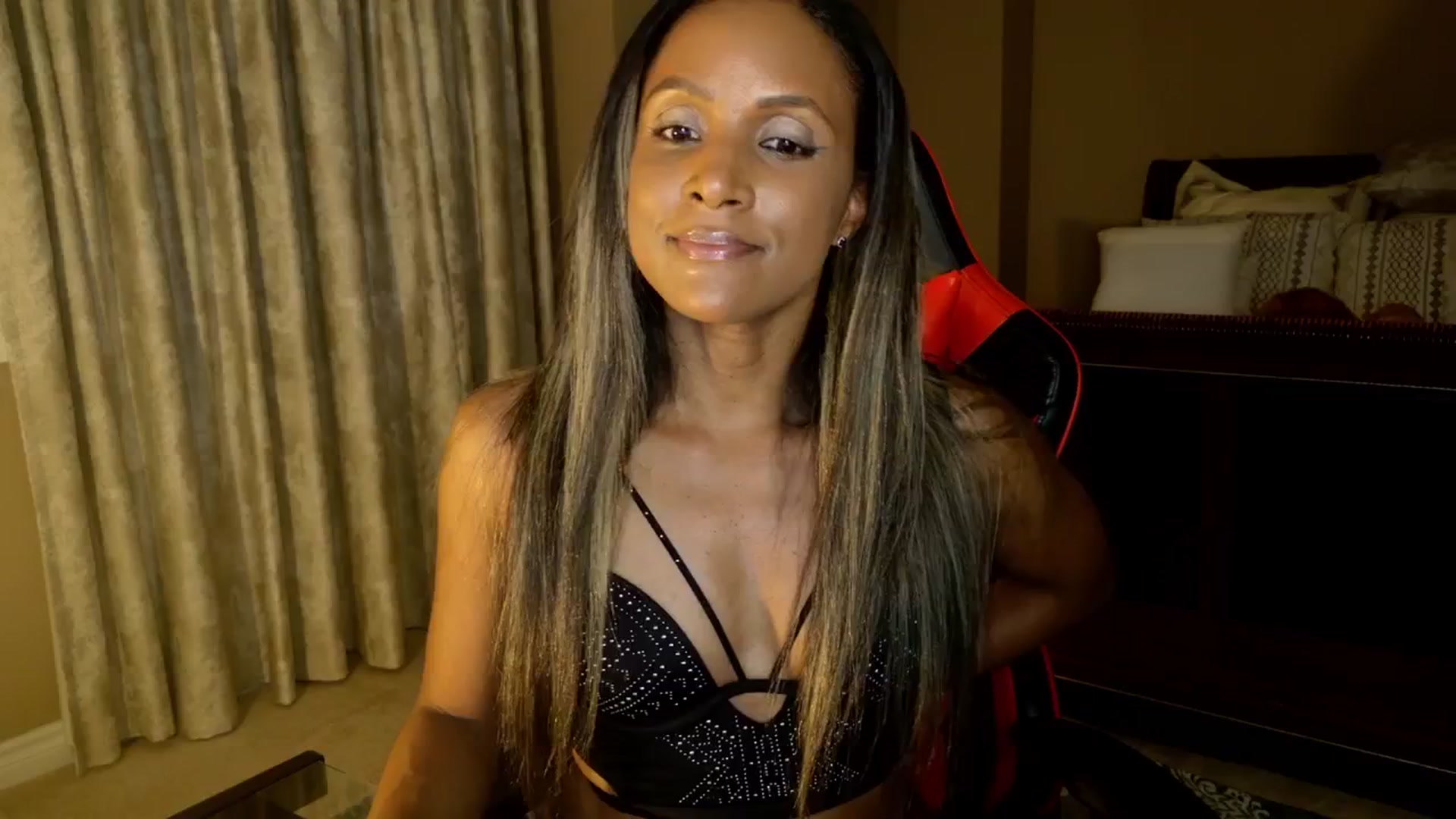 Gallery image thumbnail from Ms_WetNWild's myfreecams stream on, 09/12/2025, 01:01 image 2 of 20