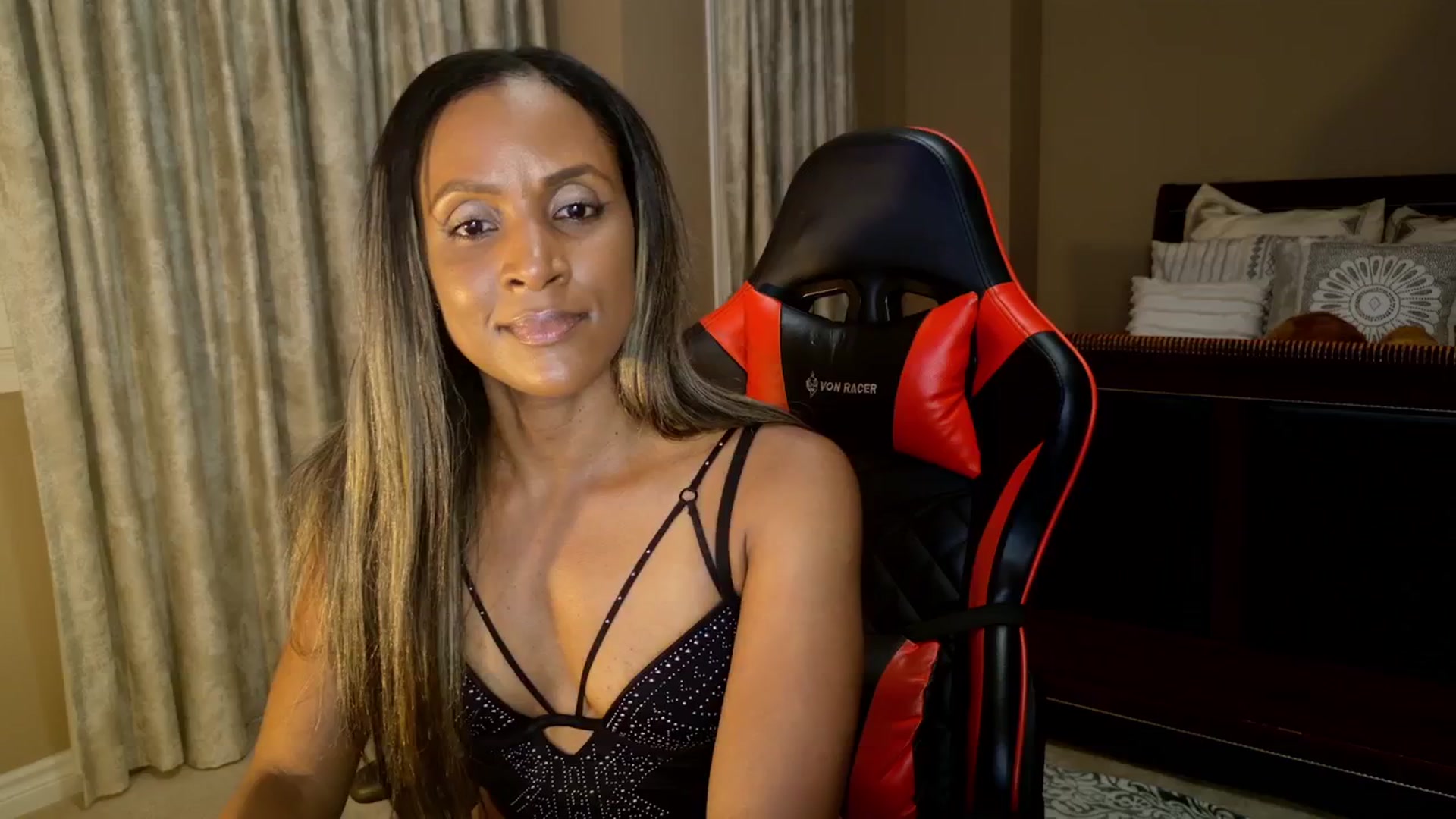 Gallery image thumbnail from Ms_WetNWild's myfreecams stream on, 09/12/2025, 01:01 image 17 of 20