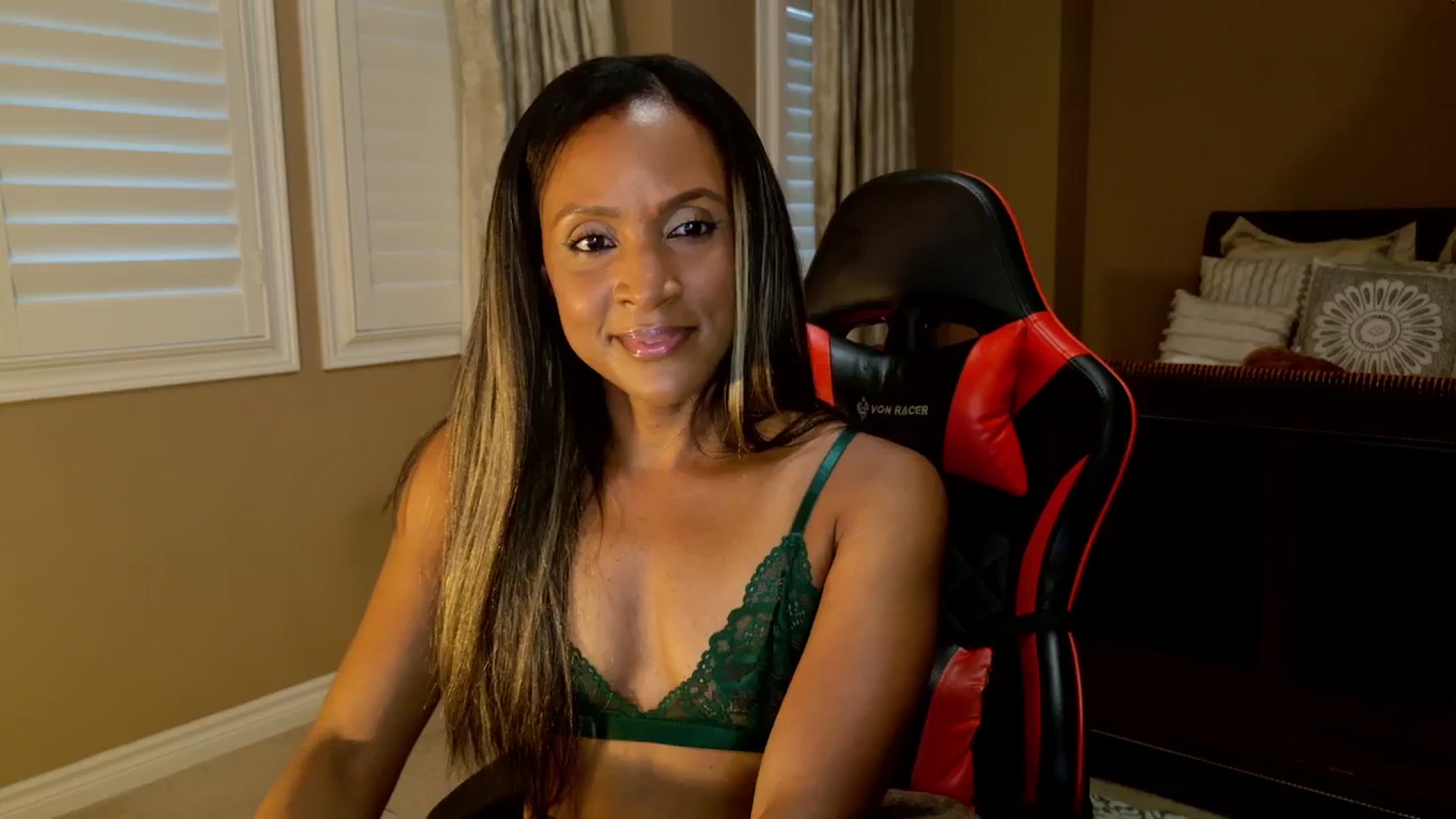 Gallery image thumbnail from Ms_WetNWild's myfreecams stream on, 09/13/2025, 02:16 image 2 of 20