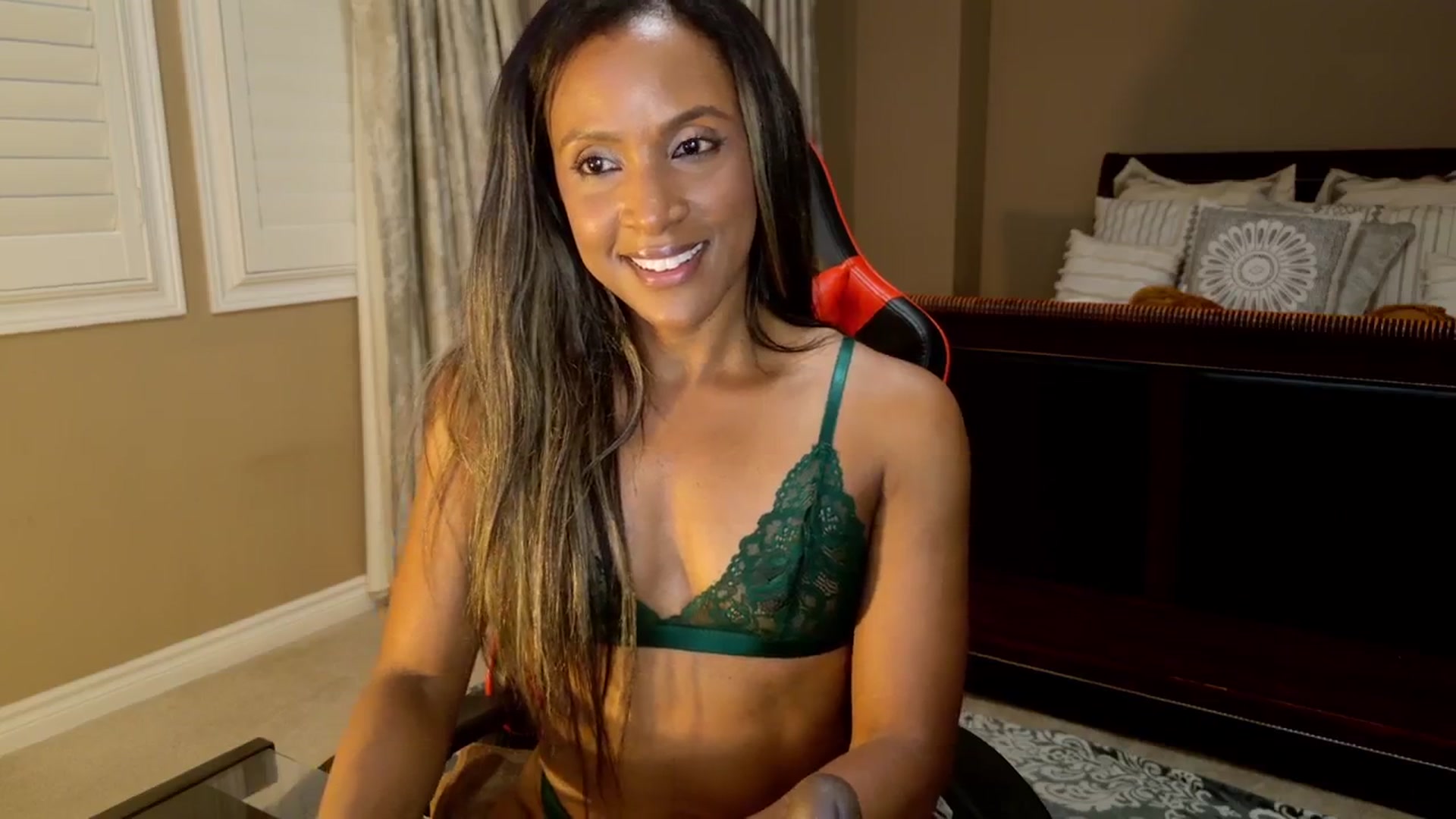 Gallery image thumbnail from Ms_WetNWild's myfreecams stream on, 09/13/2025, 02:16 image 10 of 20
