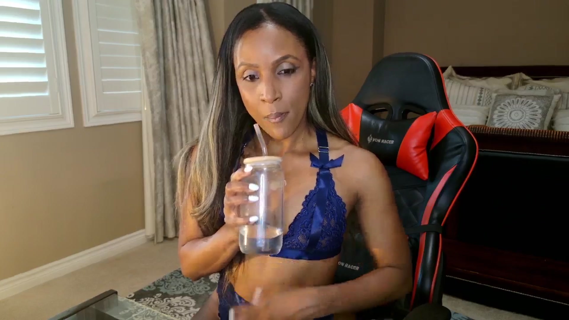 Gallery image thumbnail from Ms_WetNWild's myfreecams stream on, 09/17/2025, 24:01 image 3 of 20