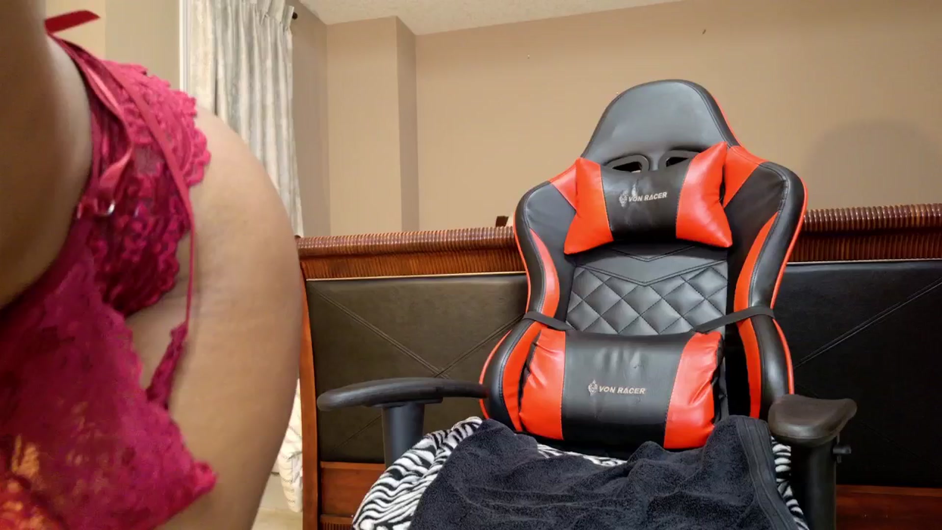 Gallery image thumbnail from Ms_WetNWild's myfreecams stream on, 09/21/2025, 04:17 image 16 of 20