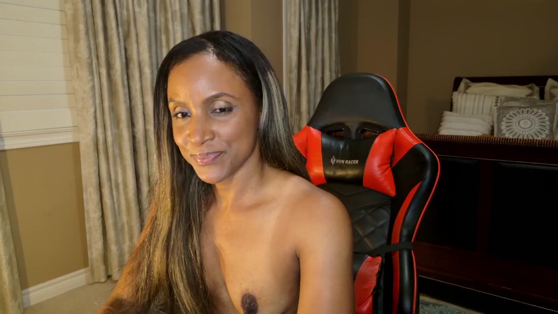 Gallery image thumbnail from Ms_WetNWild's myfreecams stream on, 09/21/2025, 06:23 image 9 of 20