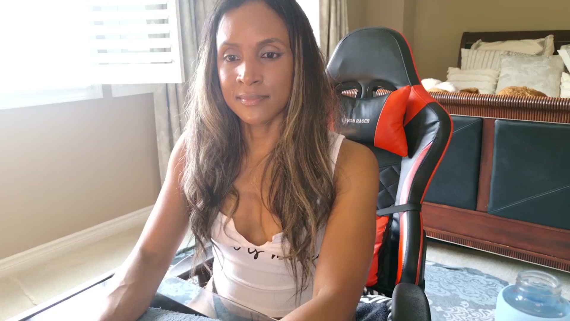 Gallery image thumbnail from Ms_WetNWild's myfreecams stream on, 09/22/2025, 17:00 image 15 of 20