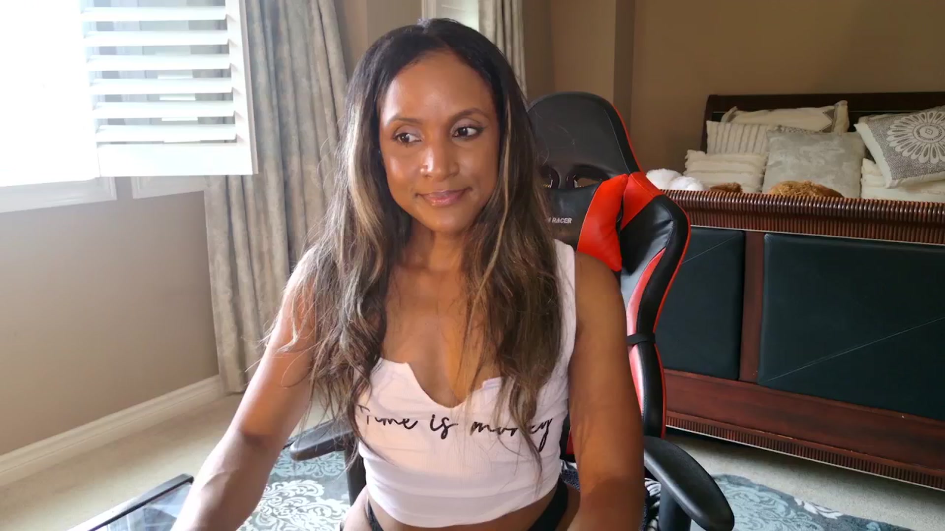 Gallery image thumbnail from Ms_WetNWild's myfreecams stream on, 09/22/2025, 22:48 image 4 of 20