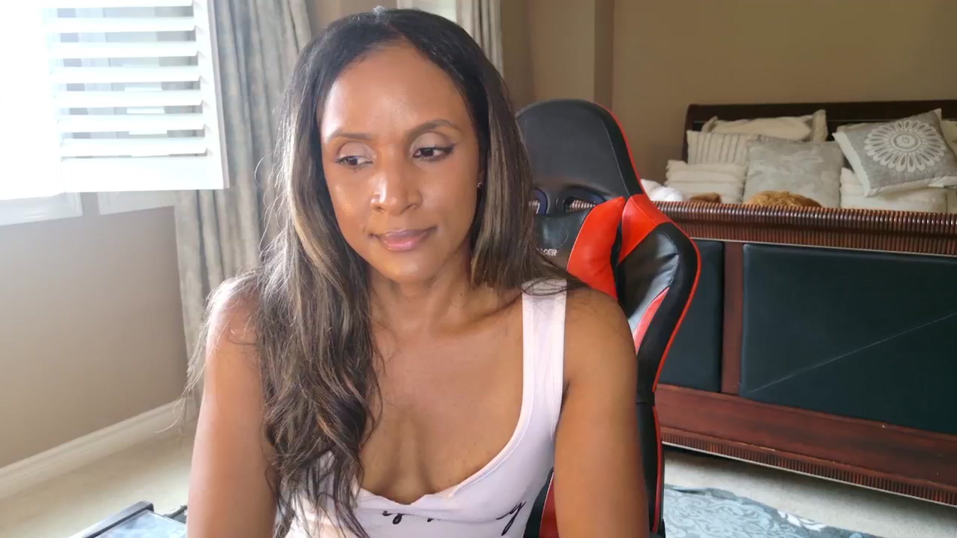 Gallery image thumbnail from Ms_WetNWild's myfreecams stream on, 09/22/2025, 22:48 image 3 of 20