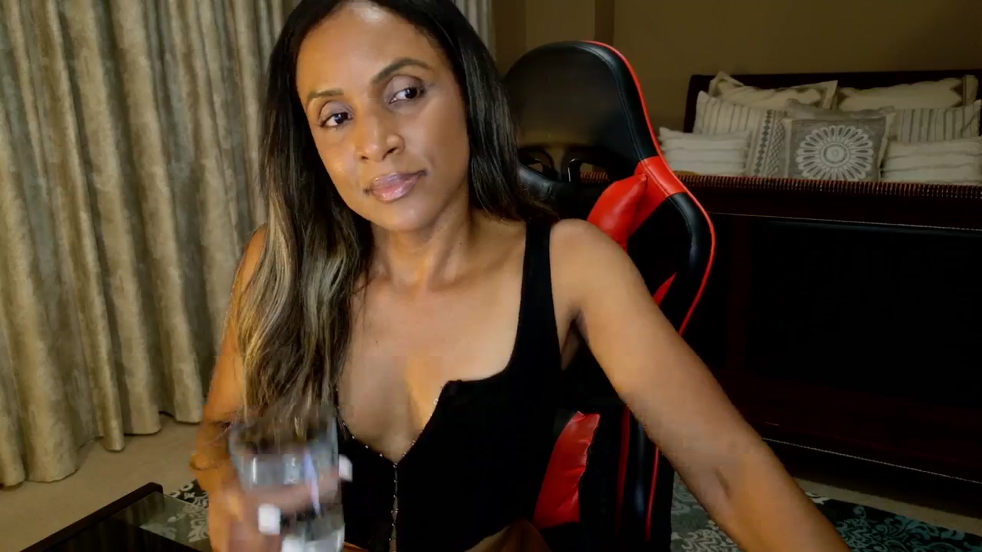 Gallery image thumbnail from Ms_WetNWild's myfreecams stream on, 09/24/2025, 05:45 image 4 of 20