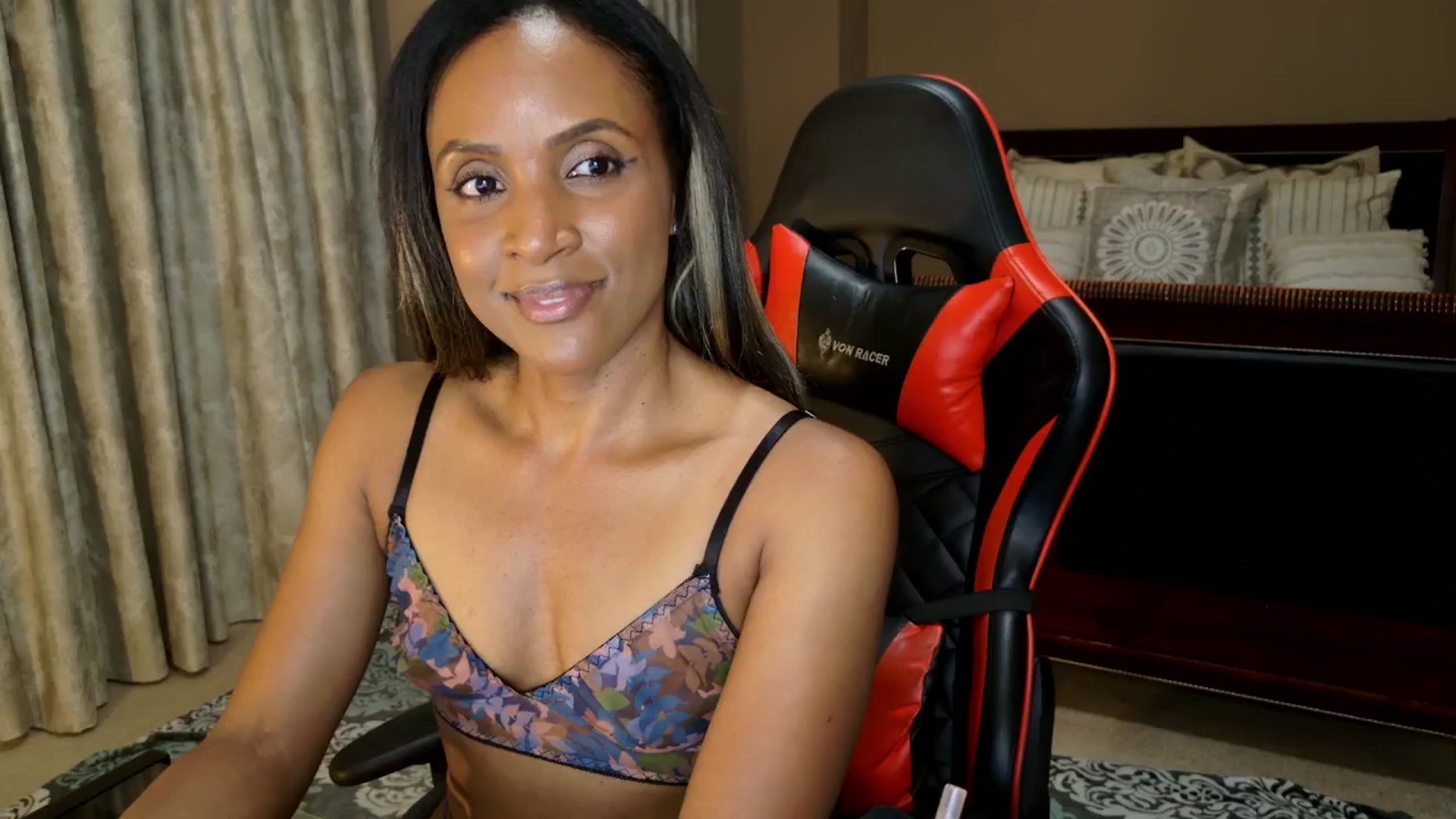 Gallery image thumbnail from Ms_WetNWild's myfreecams stream on, 09/25/2025, 04:40 image 8 of 20