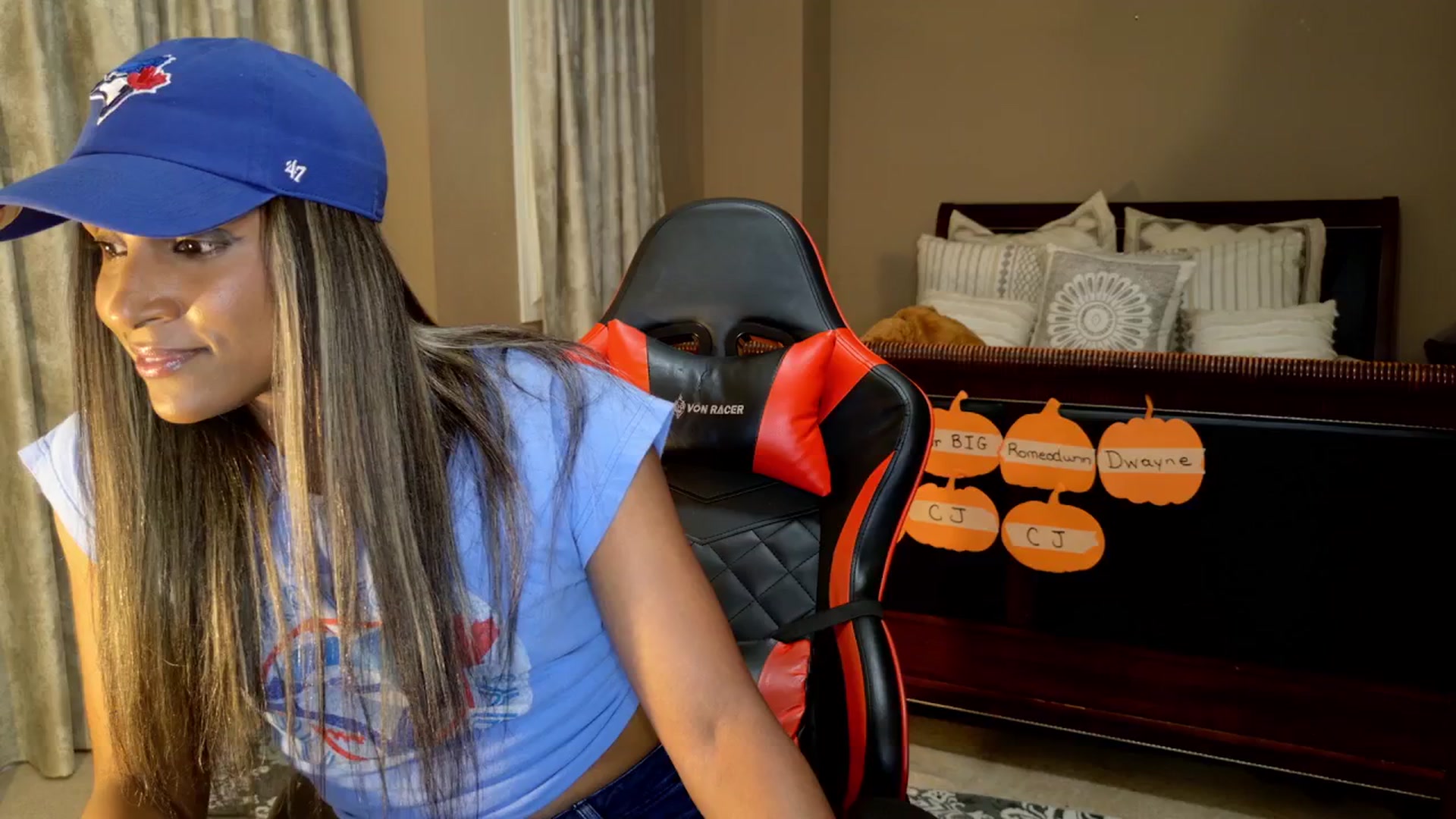 Gallery image thumbnail from Ms_WetNWild's myfreecams stream on, 10/05/2025, 24:03 image 1 of 20