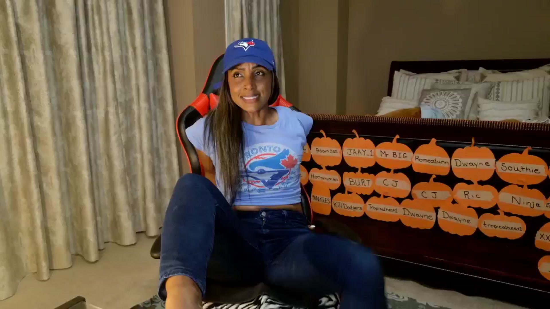 Gallery image thumbnail from Ms_WetNWild's myfreecams stream on, 10/17/2025, 04:39 image 1 of 20