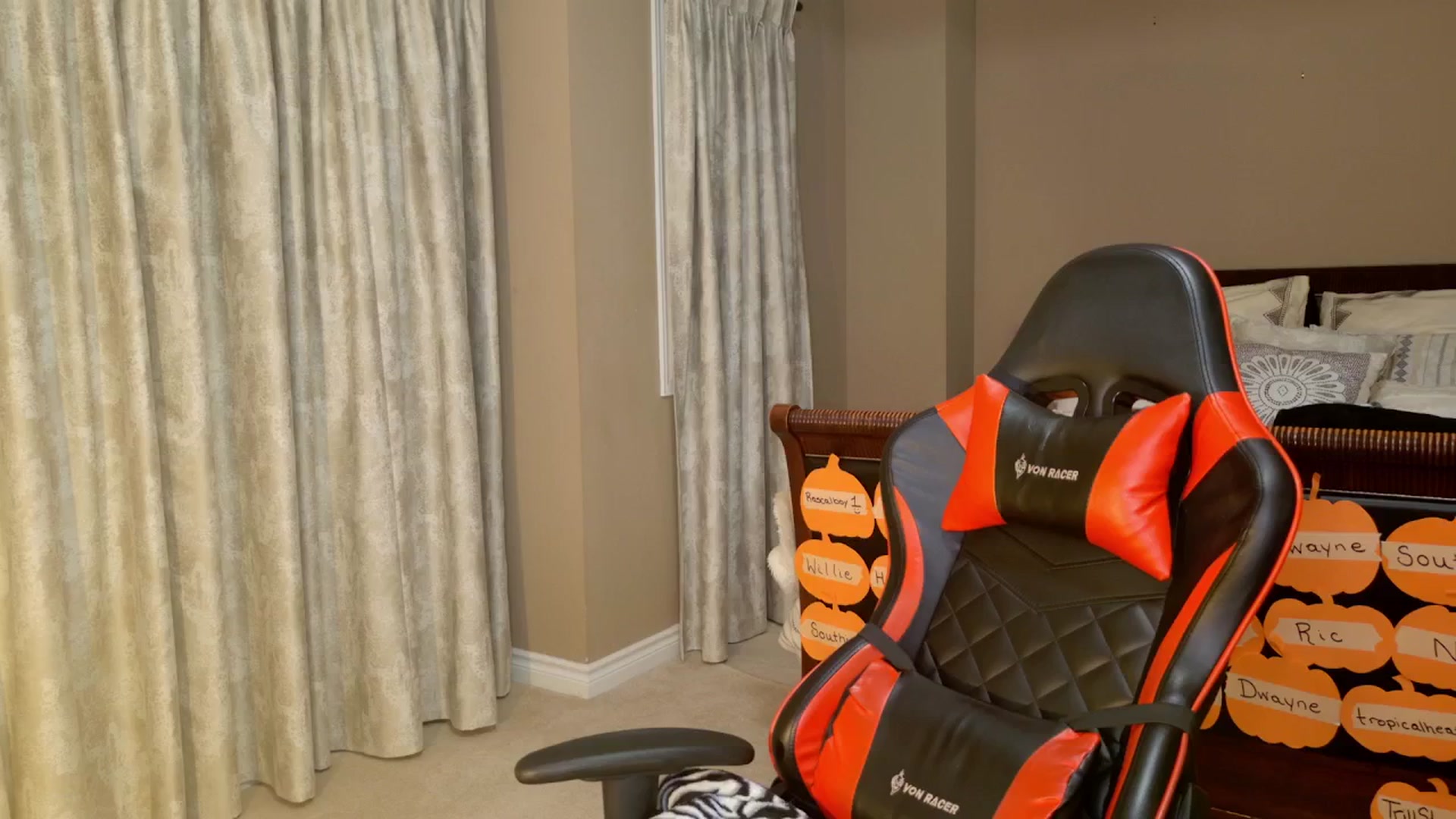 Gallery image thumbnail from Ms_WetNWild's myfreecams stream on, 10/22/2025, 02:59 image 20 of 20