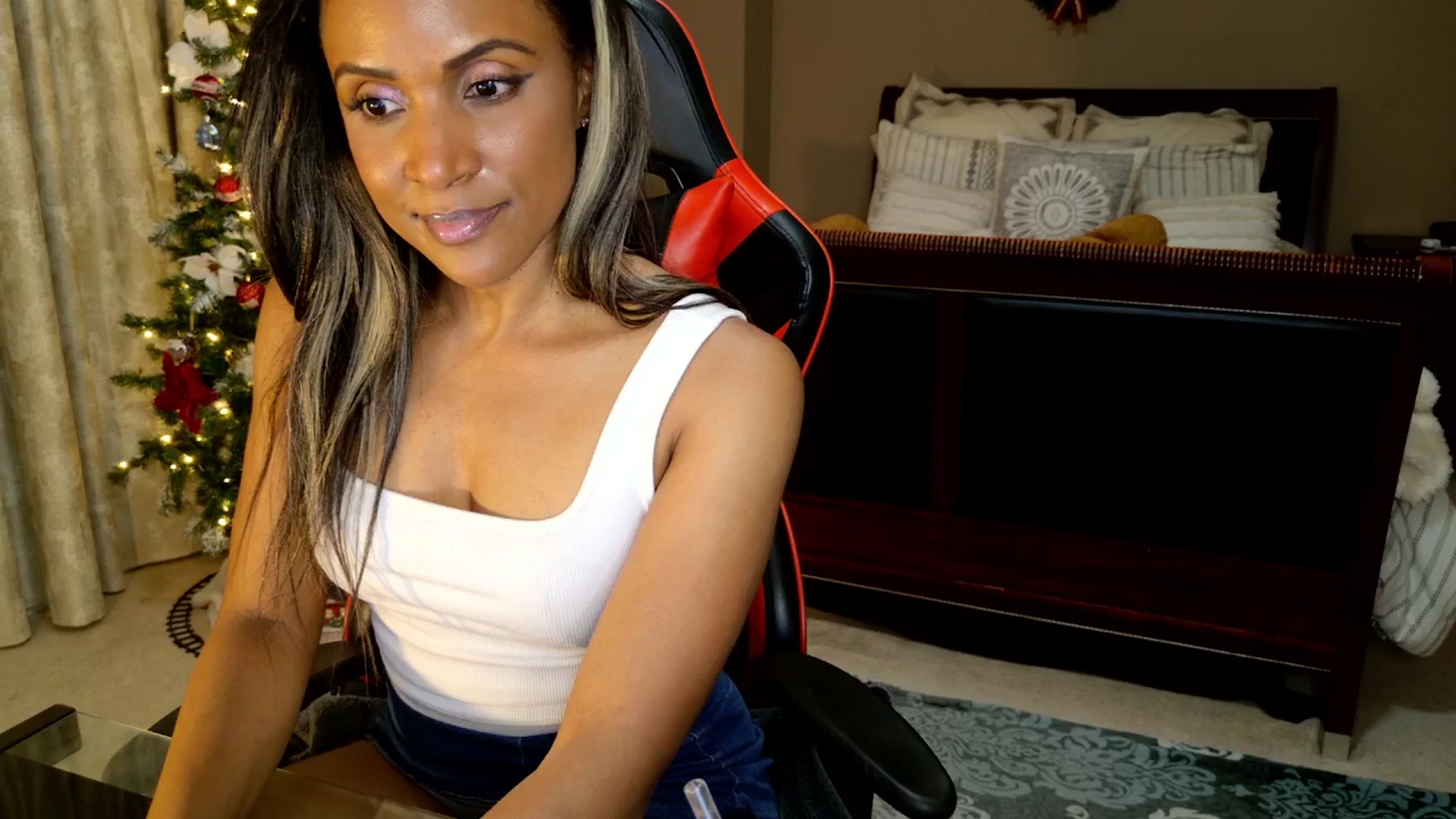 Gallery image thumbnail from Ms_WetNWild's myfreecams stream on, 12/05/2025, 18:05 image 3 of 20