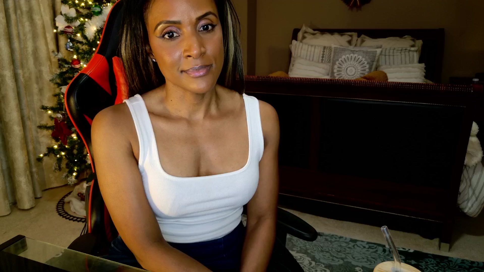 Gallery image thumbnail from Ms_WetNWild's myfreecams stream on, 12/05/2025, 18:05 image 13 of 20