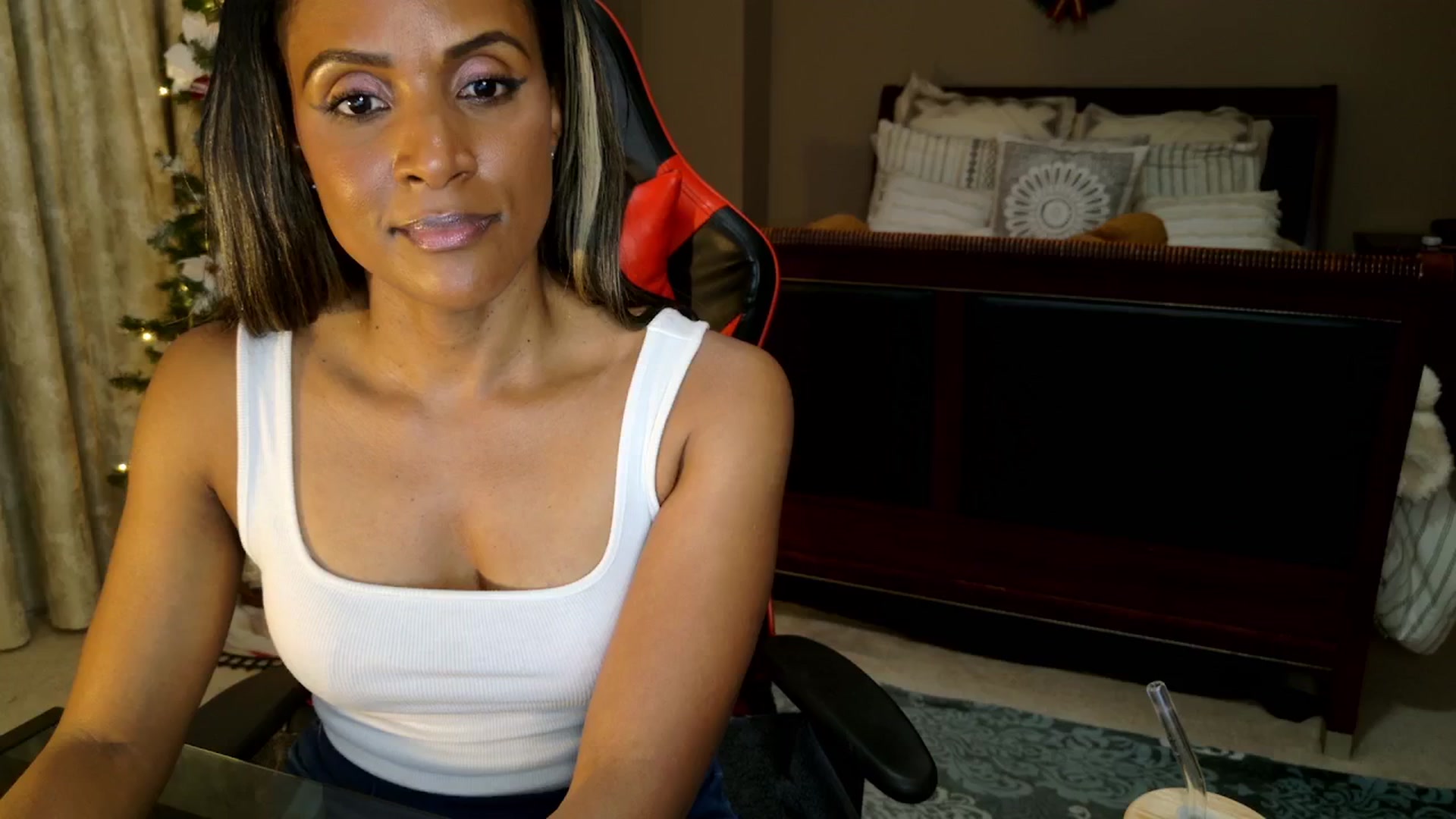 Gallery image thumbnail from Ms_WetNWild's myfreecams stream on, 12/05/2025, 18:05 image 14 of 20