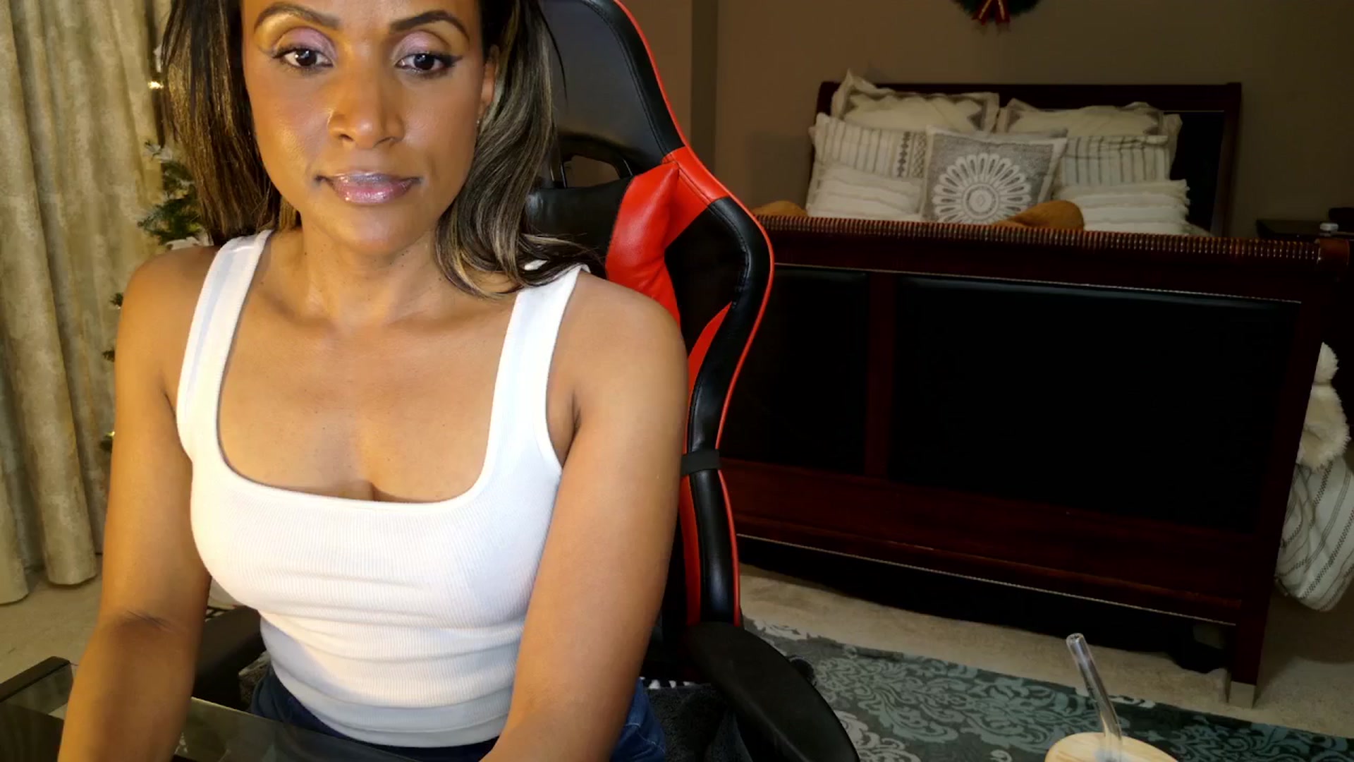 Gallery image thumbnail from Ms_WetNWild's myfreecams stream on, 12/05/2025, 18:05 image 8 of 20