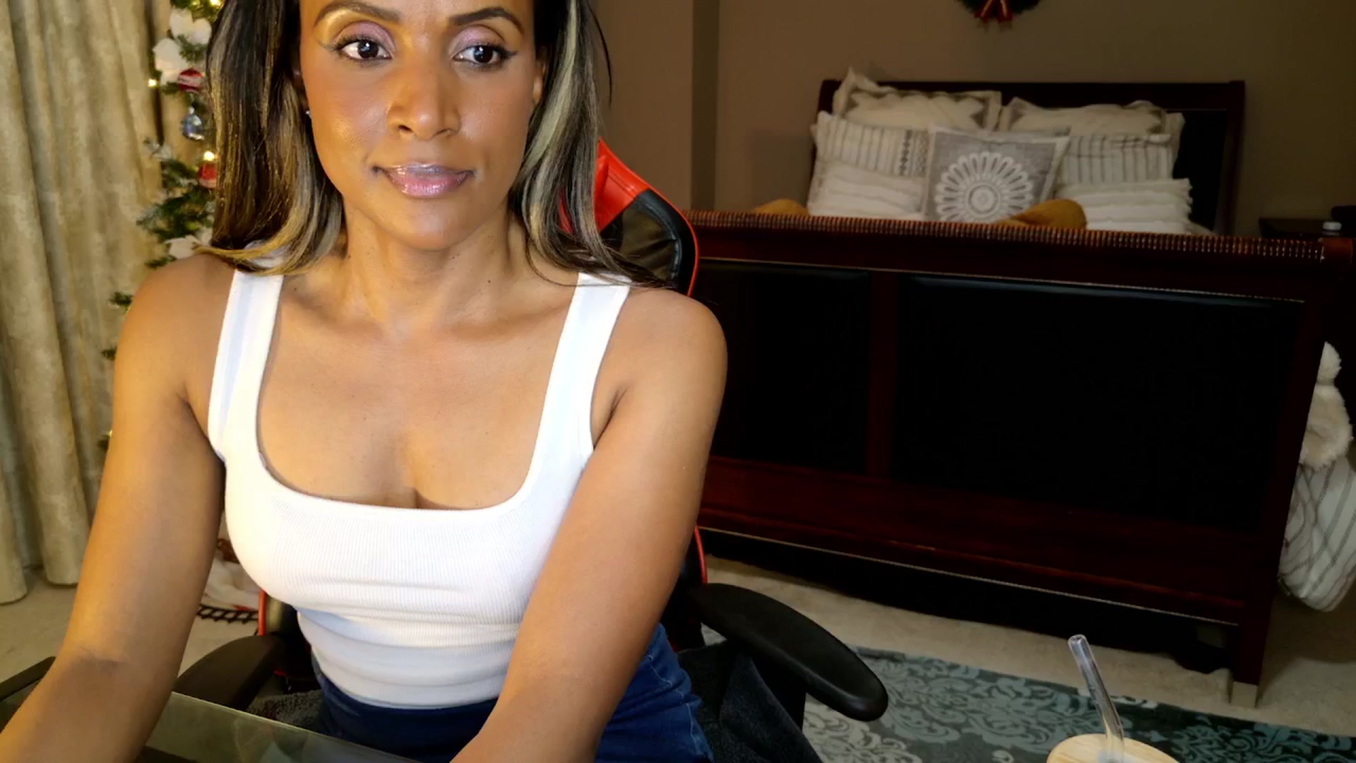 Gallery image thumbnail from Ms_WetNWild's myfreecams stream on, 12/05/2025, 18:05 image 12 of 20