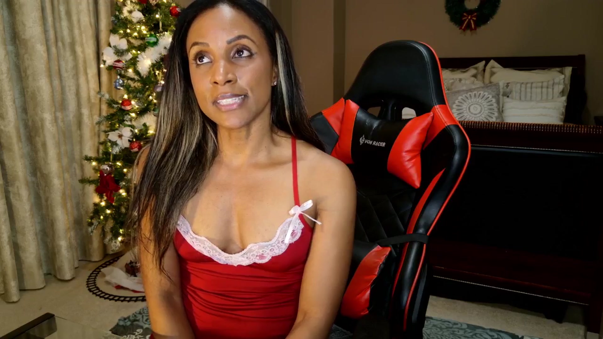 Gallery image thumbnail from Ms_WetNWild's myfreecams stream on, 12/07/2025, 04:50 image 10 of 20