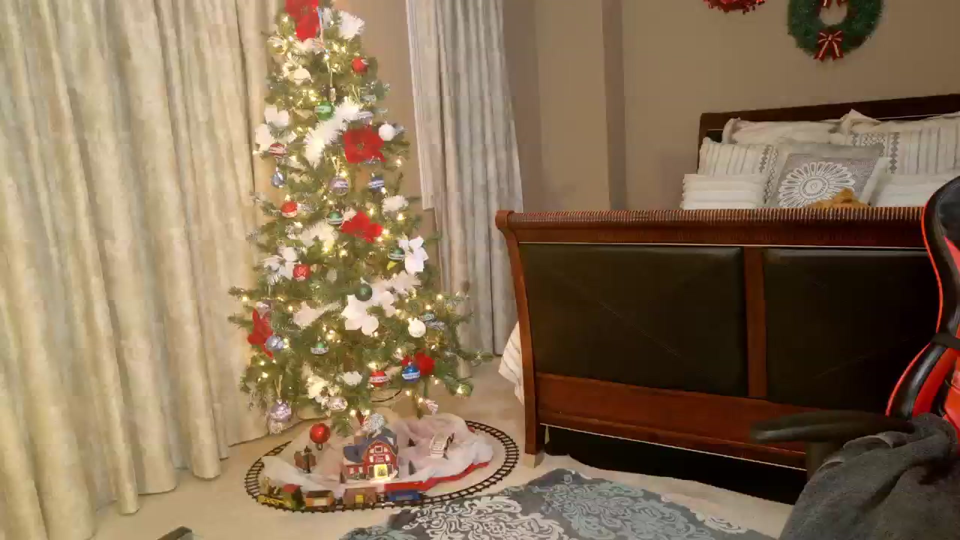 Gallery image thumbnail from Ms_WetNWild's myfreecams stream on, 12/19/2025, 04:06 image 5 of 20