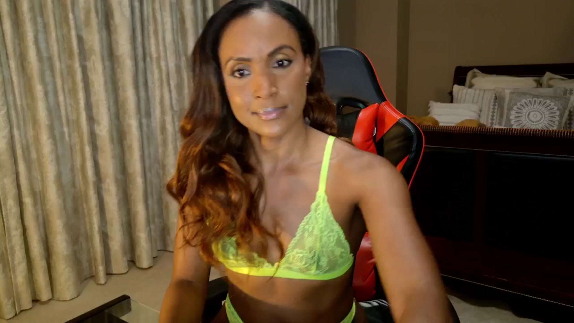 Gallery image thumbnail from Ms_WetNWild's myfreecams stream on, 01/06/2026, 24:06 image 13 of 20