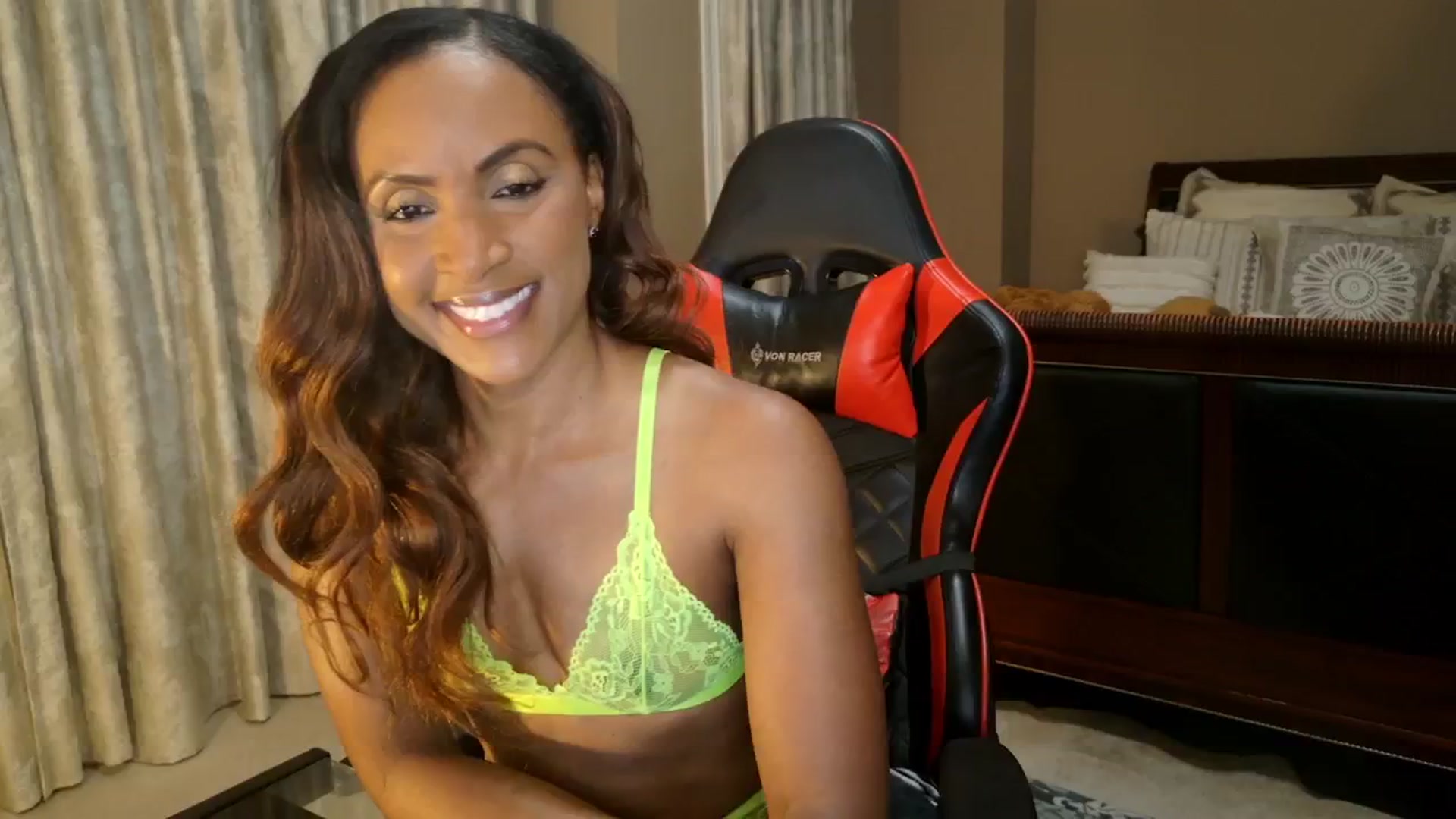 Gallery image thumbnail from Ms_WetNWild's myfreecams stream on, 01/06/2026, 24:06 image 8 of 20
