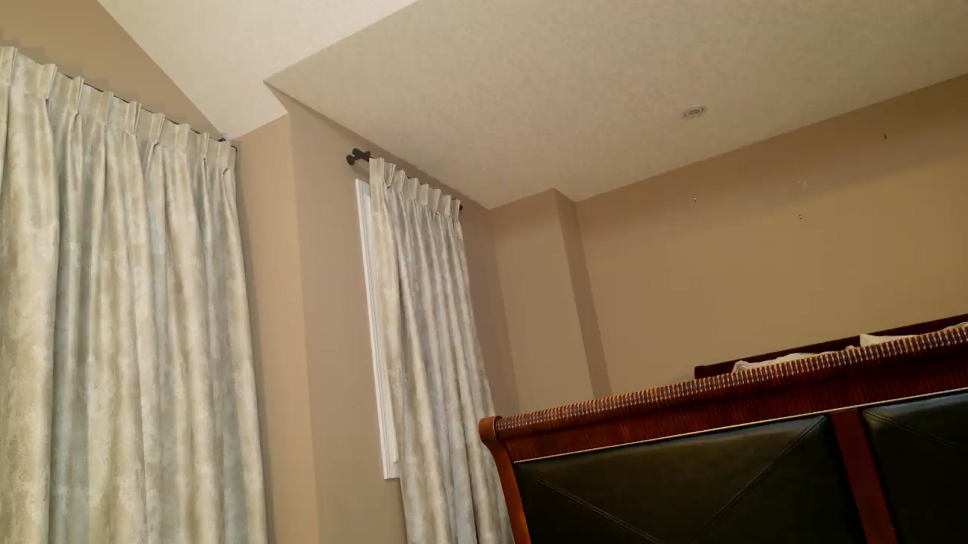 Gallery image thumbnail from Ms_WetNWild's myfreecams stream on, 05/10/2026, 03:57 image 6 of 20