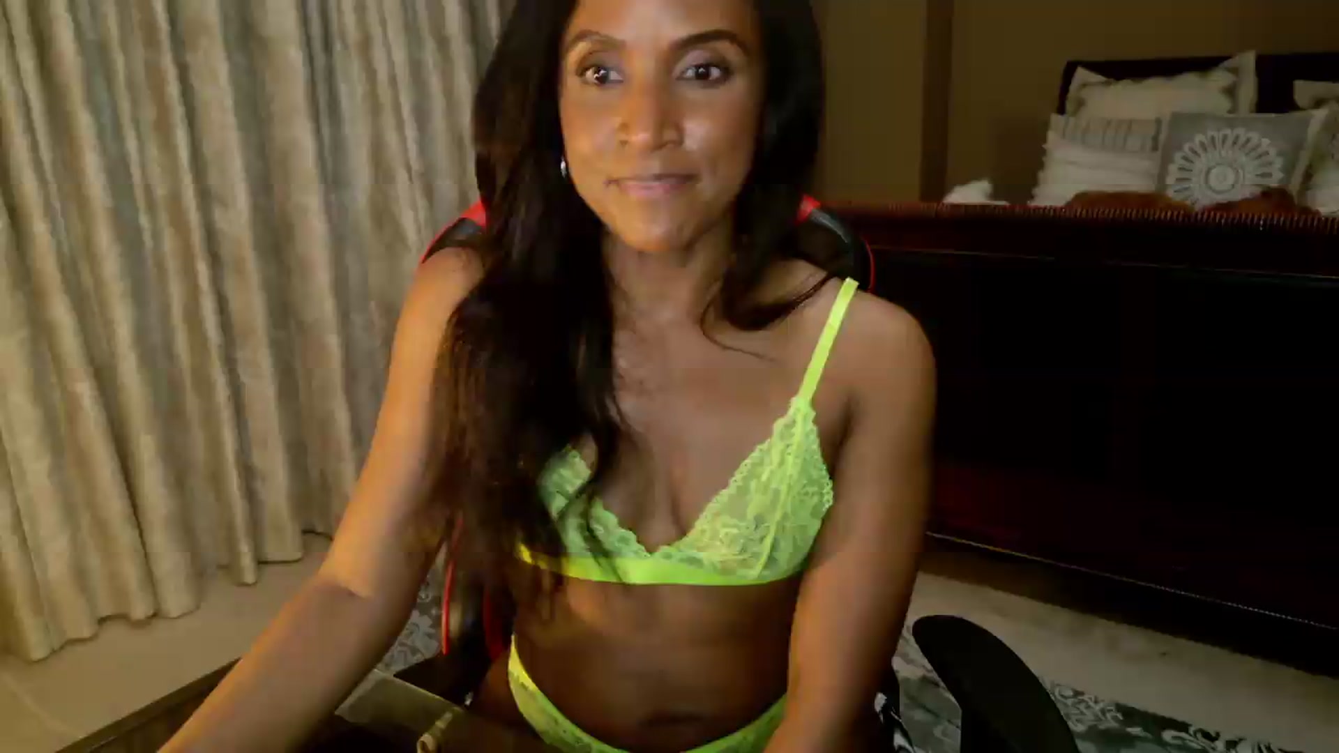 Gallery image thumbnail from Ms_WetNWild's myfreecams stream on, 05/11/2026, 04:37 image 12 of 20