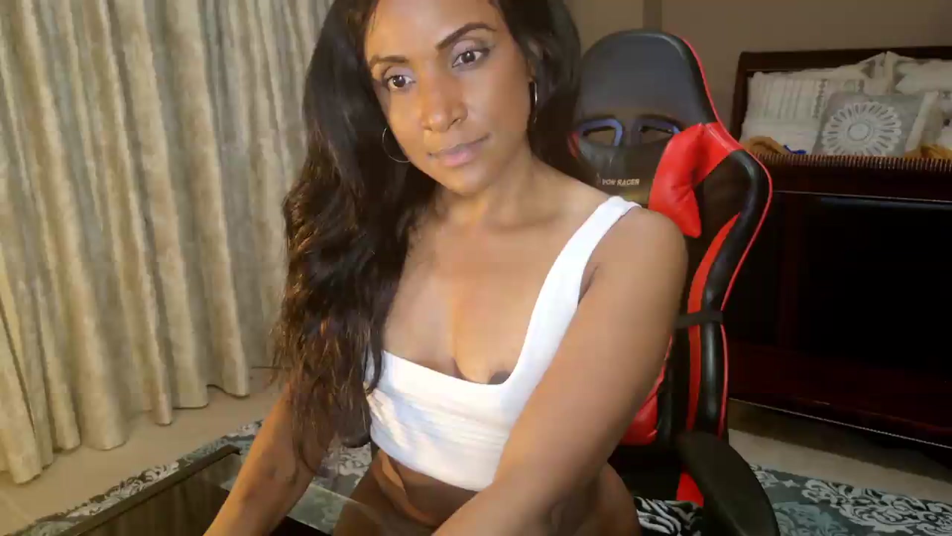 Gallery image thumbnail from Ms_WetNWild's myfreecams stream on, 05/17/2026, 02:23 image 17 of 20