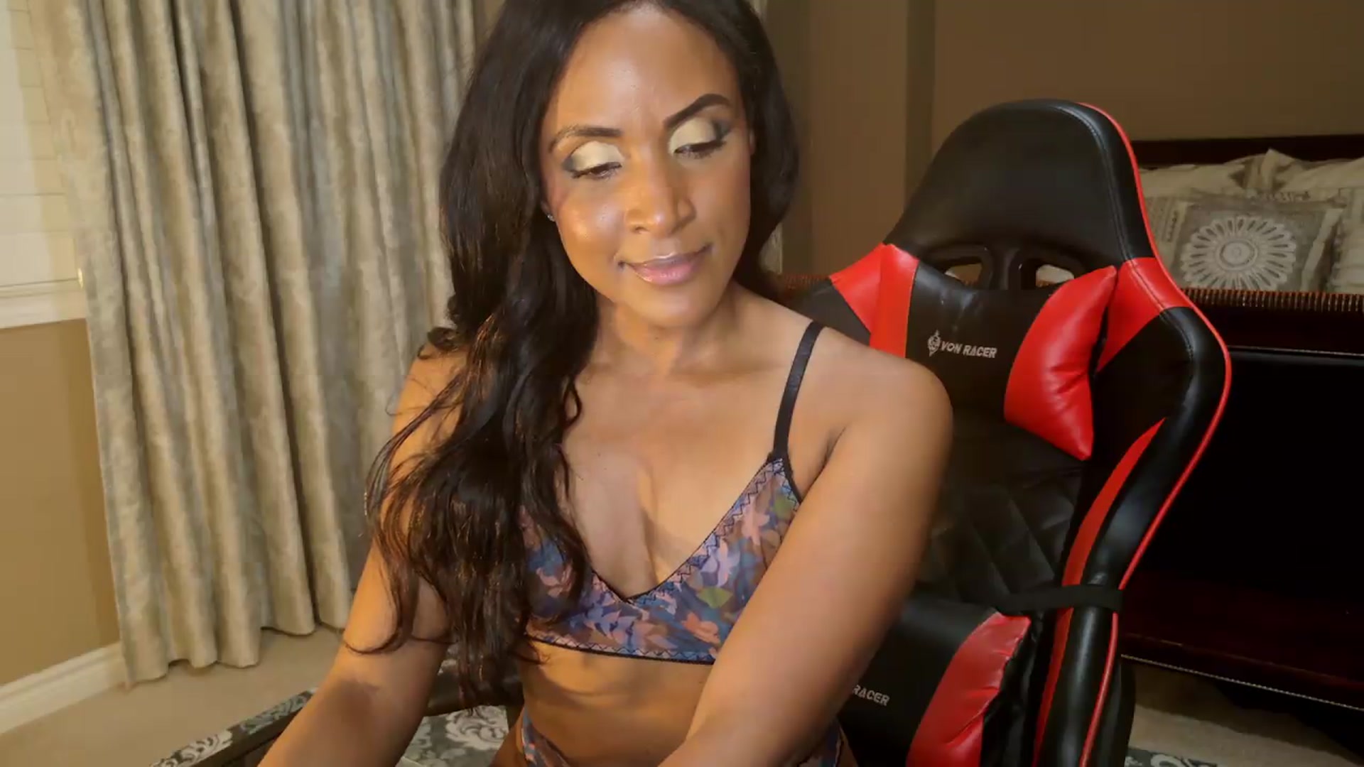 Gallery image thumbnail from Ms_WetNWild's myfreecams stream on, 05/19/2026, 03:02 image 9 of 20