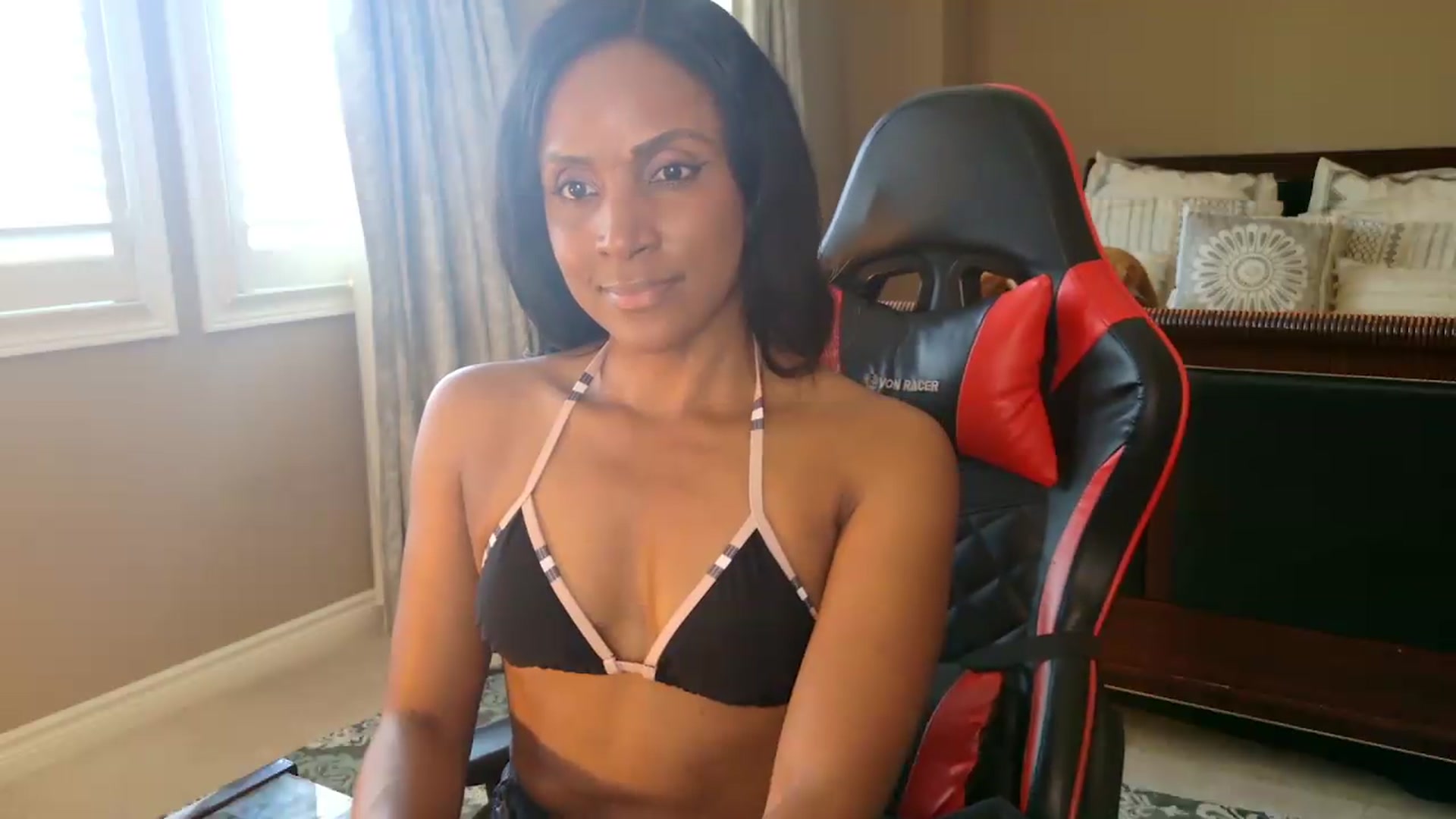 Gallery image thumbnail from Ms_WetNWild's myfreecams stream on, 05/25/2026, 17:52 image 9 of 20
