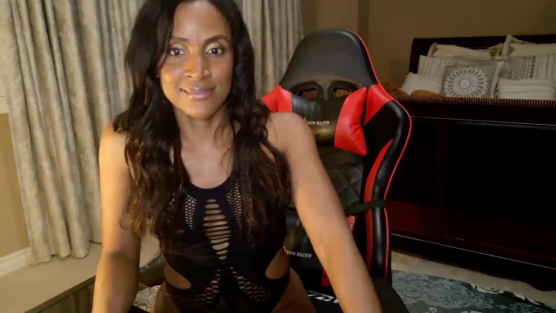 Gallery image thumbnail from Ms_WetNWild's myfreecams stream on, 05/28/2026, 04:45 image 18 of 20