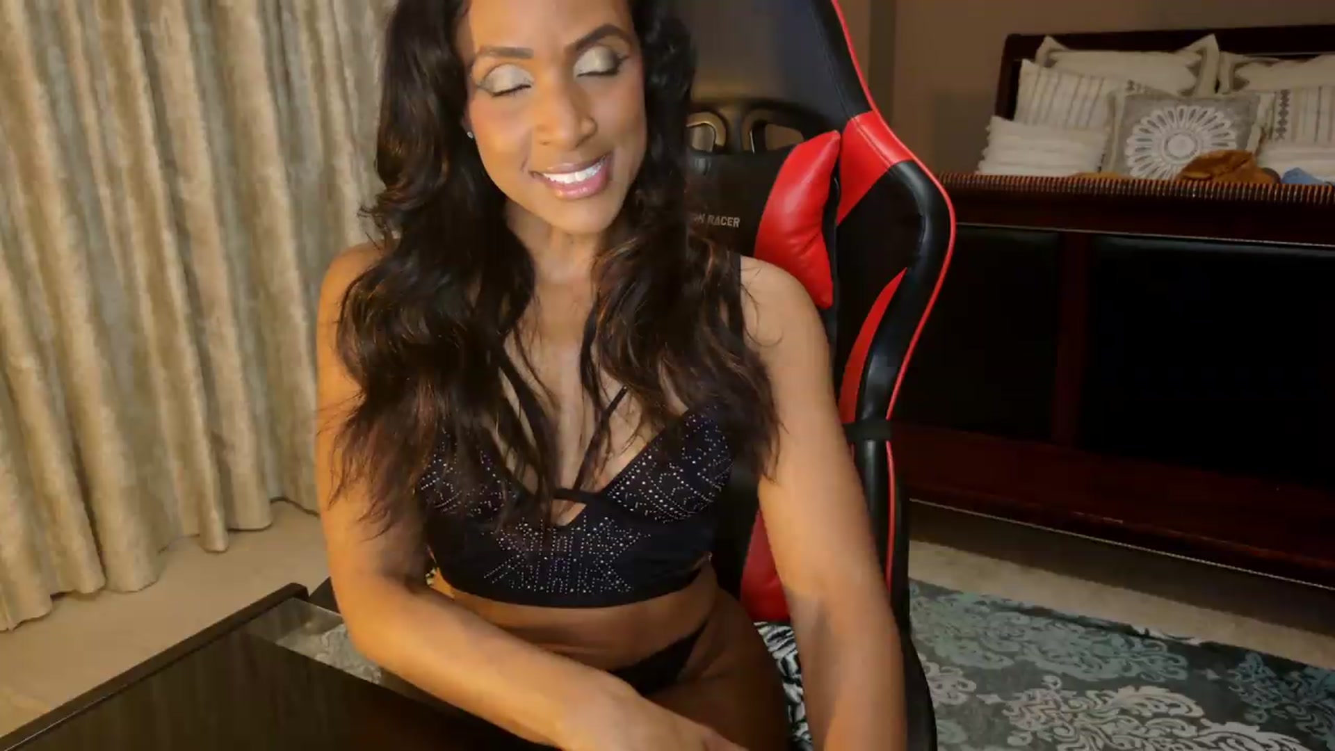 Gallery image thumbnail from Ms_WetNWild's myfreecams stream on, 06/08/2026, 01:45 image 18 of 20