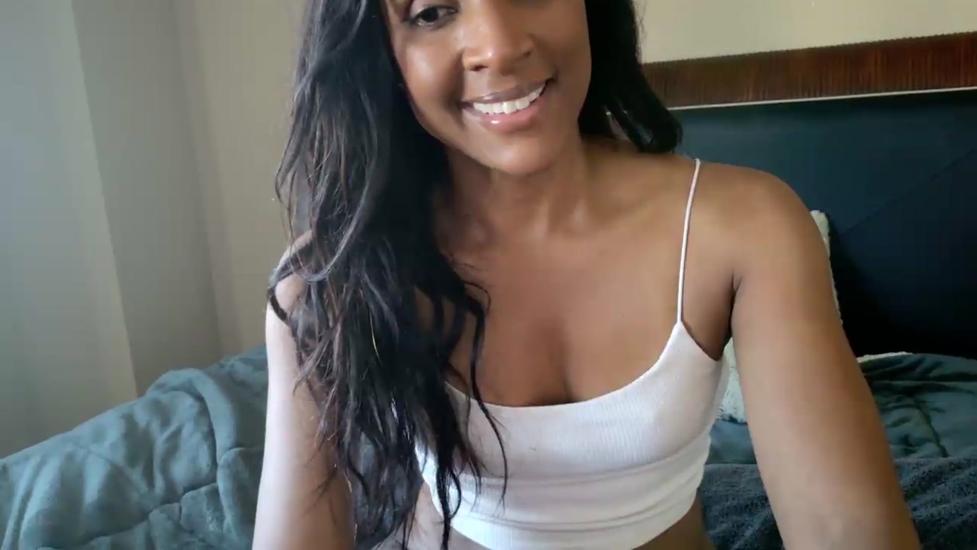 Gallery image thumbnail from Ms_WetNWild's myfreecams stream on, 06/19/2026, 13:50 image 7 of 20
