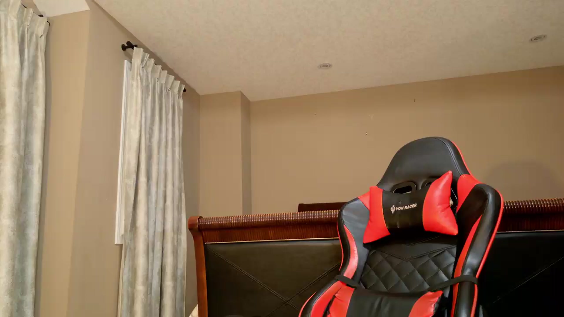 Gallery image thumbnail from Ms_WetNWild's myfreecams stream on, 06/28/2026, 02:24 image 10 of 20