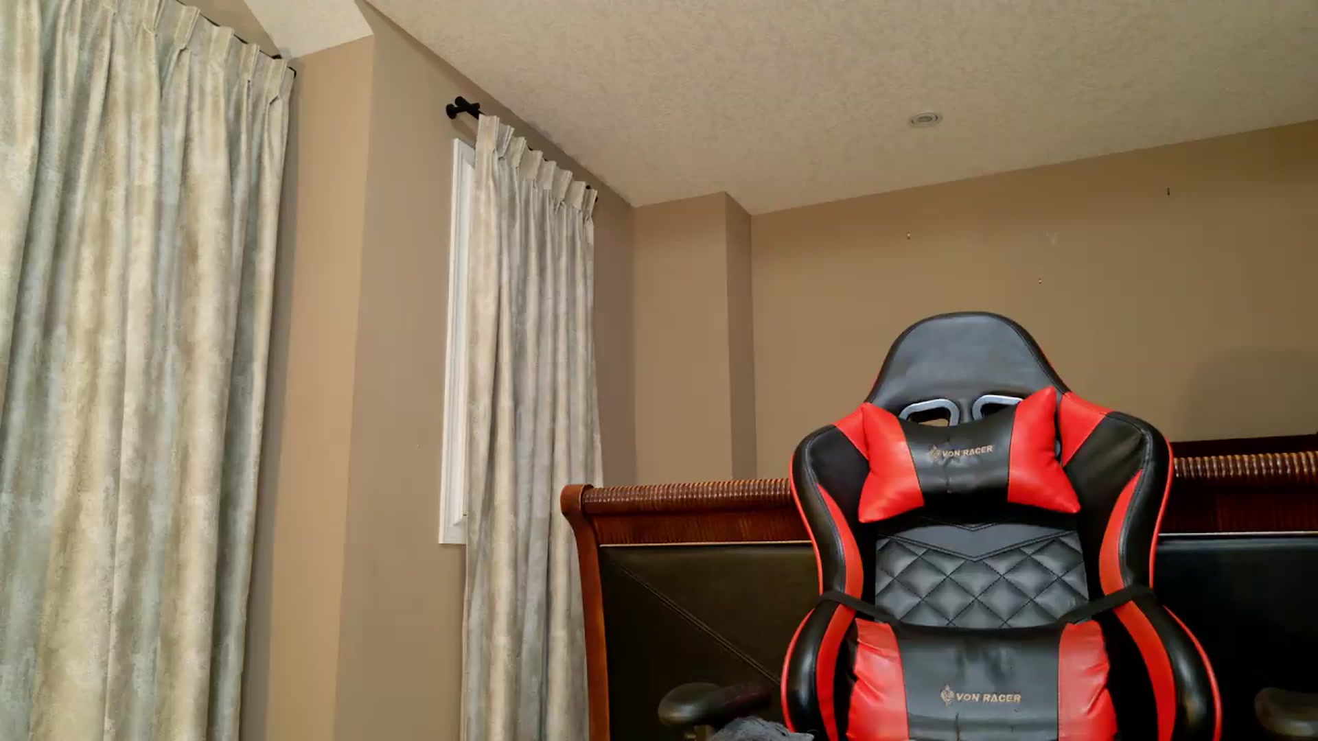 Gallery image thumbnail from Ms_WetNWild's myfreecams stream on, 07/09/2026, 04:56 image 10 of 20