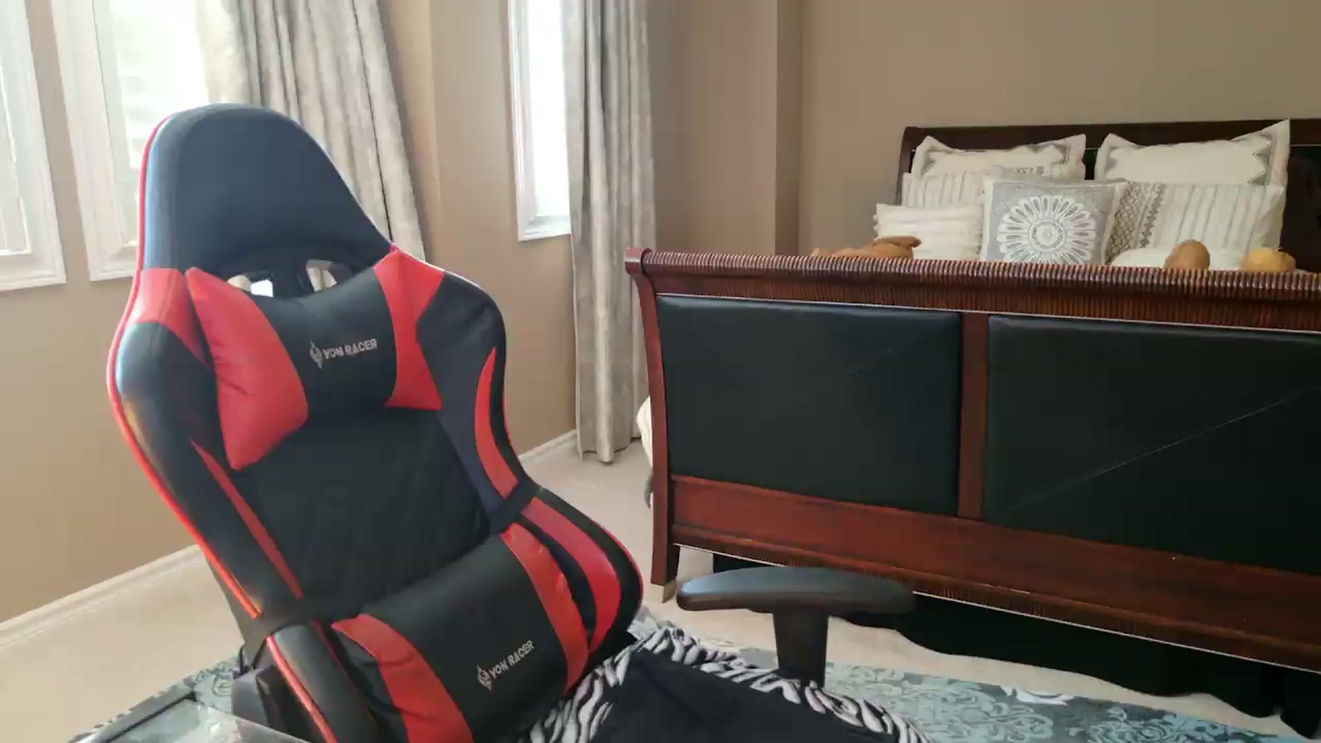 Gallery image thumbnail from Ms_WetNWild's myfreecams stream on, 07/31/2026, 19:26 image 5 of 20