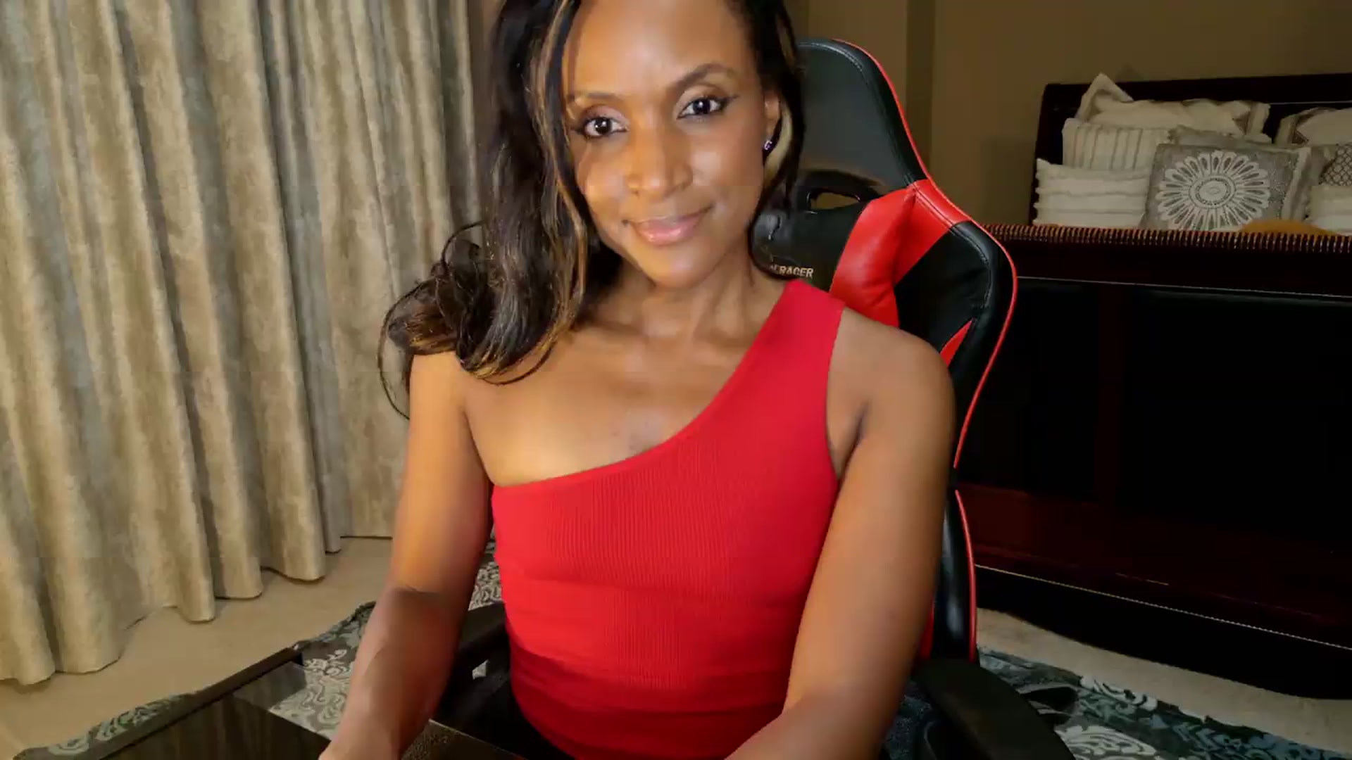 Gallery image thumbnail from Ms_WetNWild's myfreecams stream on, 08/08/2026, 24:44 image 18 of 20