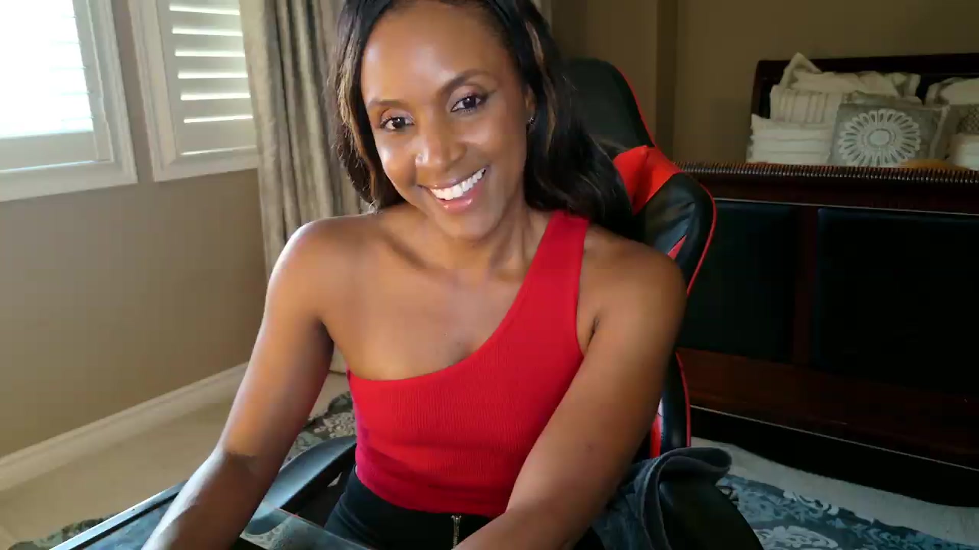 Gallery image thumbnail from Ms_WetNWild's myfreecams stream on, 08/08/2026, 24:44 image 13 of 20