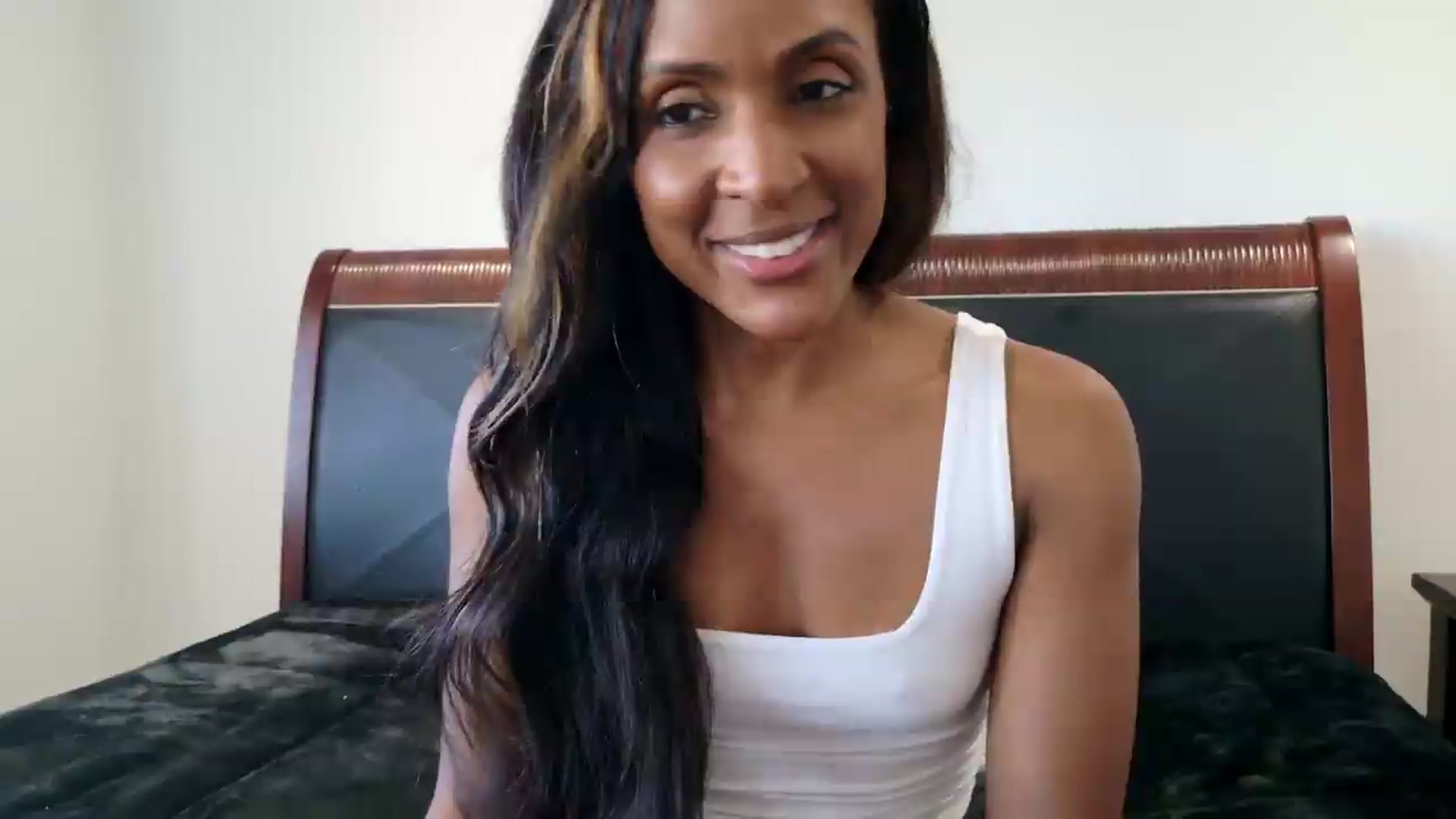 Gallery image thumbnail from Ms_WetNWild's myfreecams stream on, 08/21/2026, 14:38 image 12 of 20