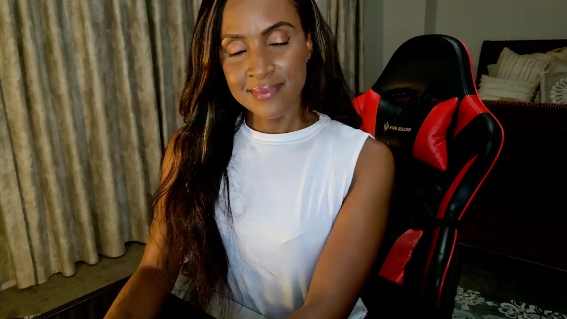 Gallery image thumbnail from Ms_WetNWild's myfreecams stream on, 08/27/2026, 02:02 image 6 of 20