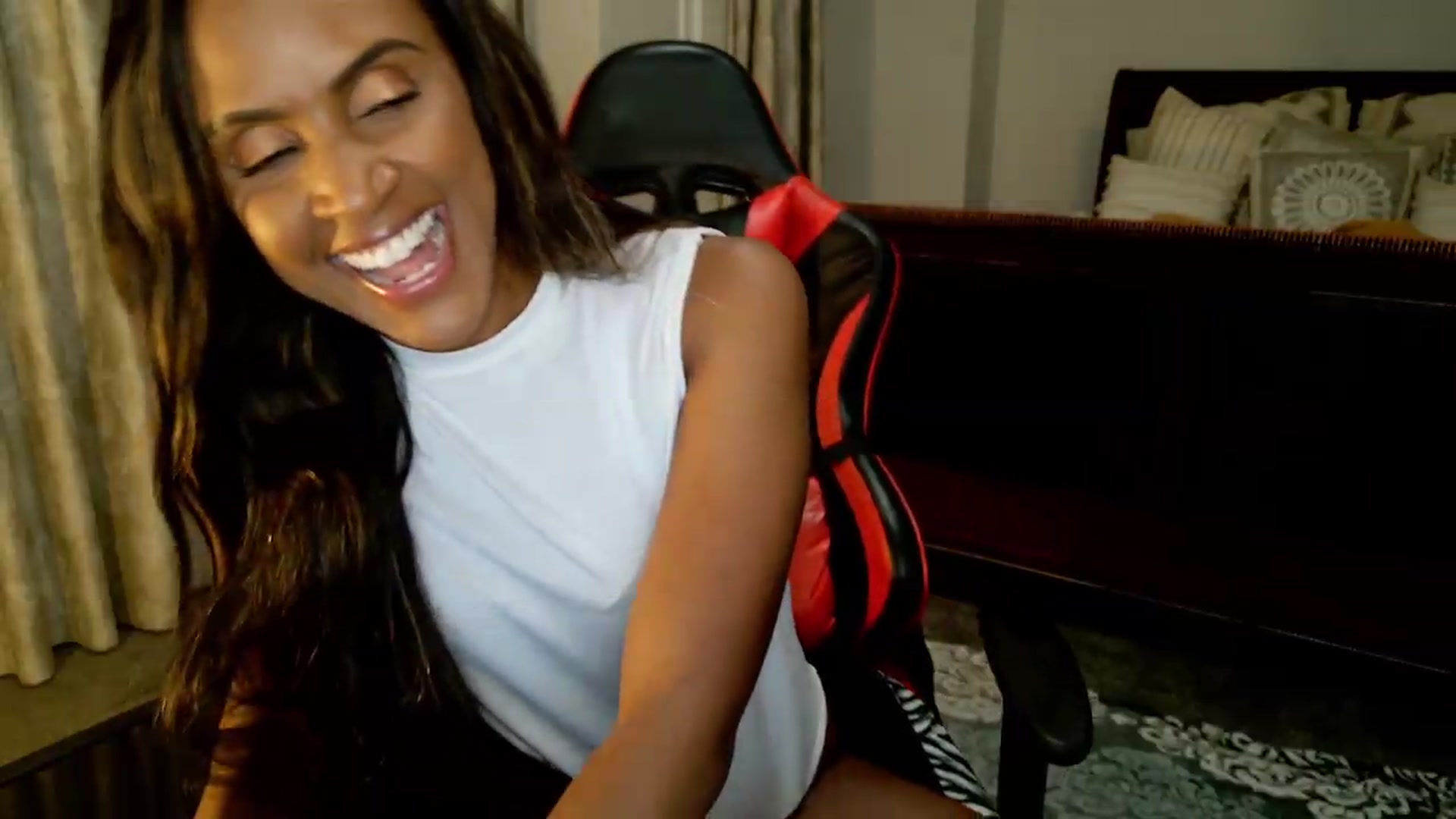 Gallery image thumbnail from Ms_WetNWild's myfreecams stream on, 08/27/2026, 04:27 image 4 of 20