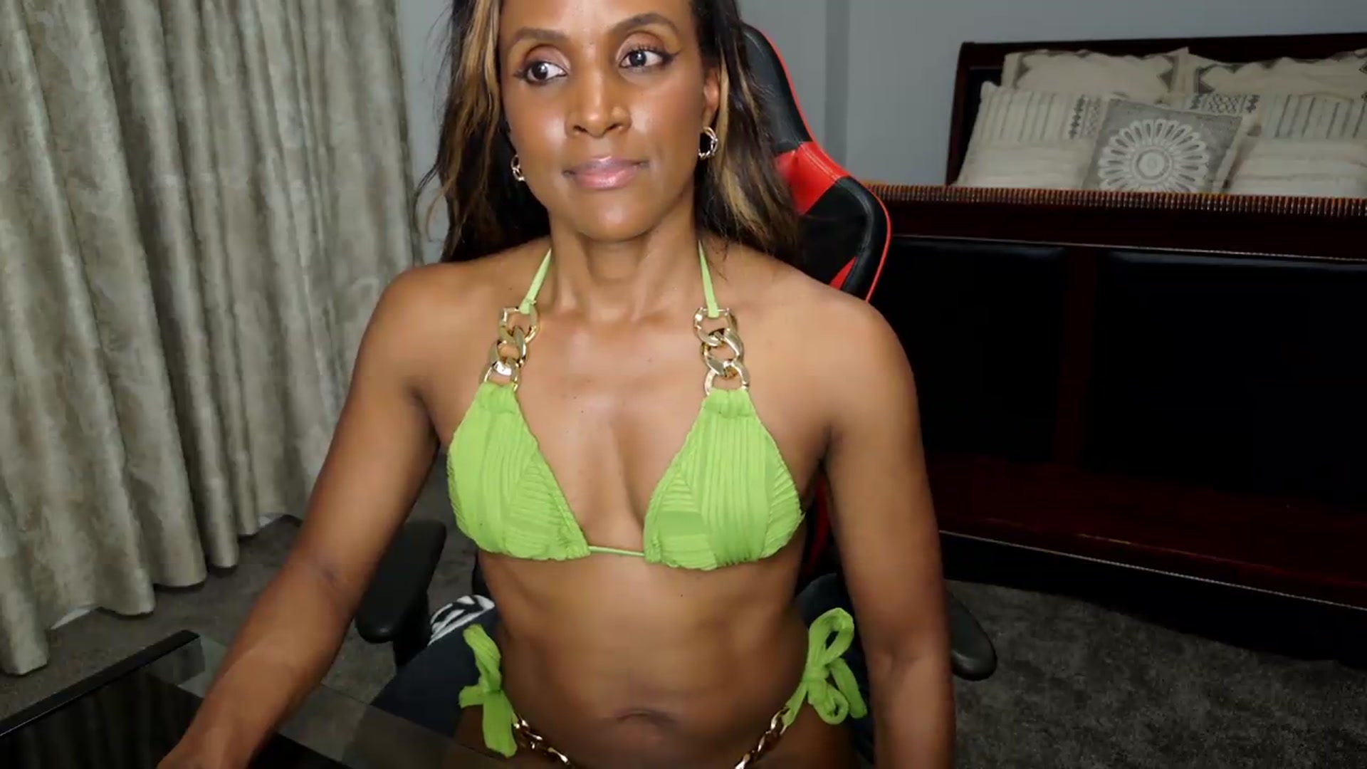 Gallery image thumbnail from Ms_WetNWild's myfreecams stream on, 09/07/2026, 03:57 image 9 of 20