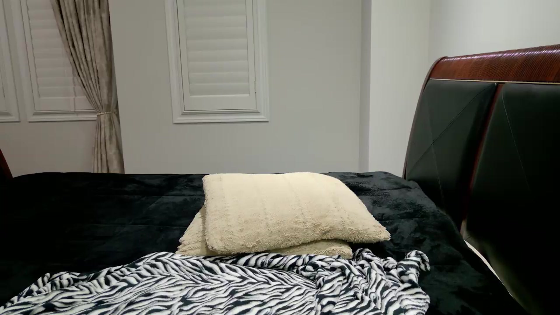 Gallery image thumbnail from Ms_WetNWild's myfreecams stream on, 09/17/2026, 04:05 image 3 of 20