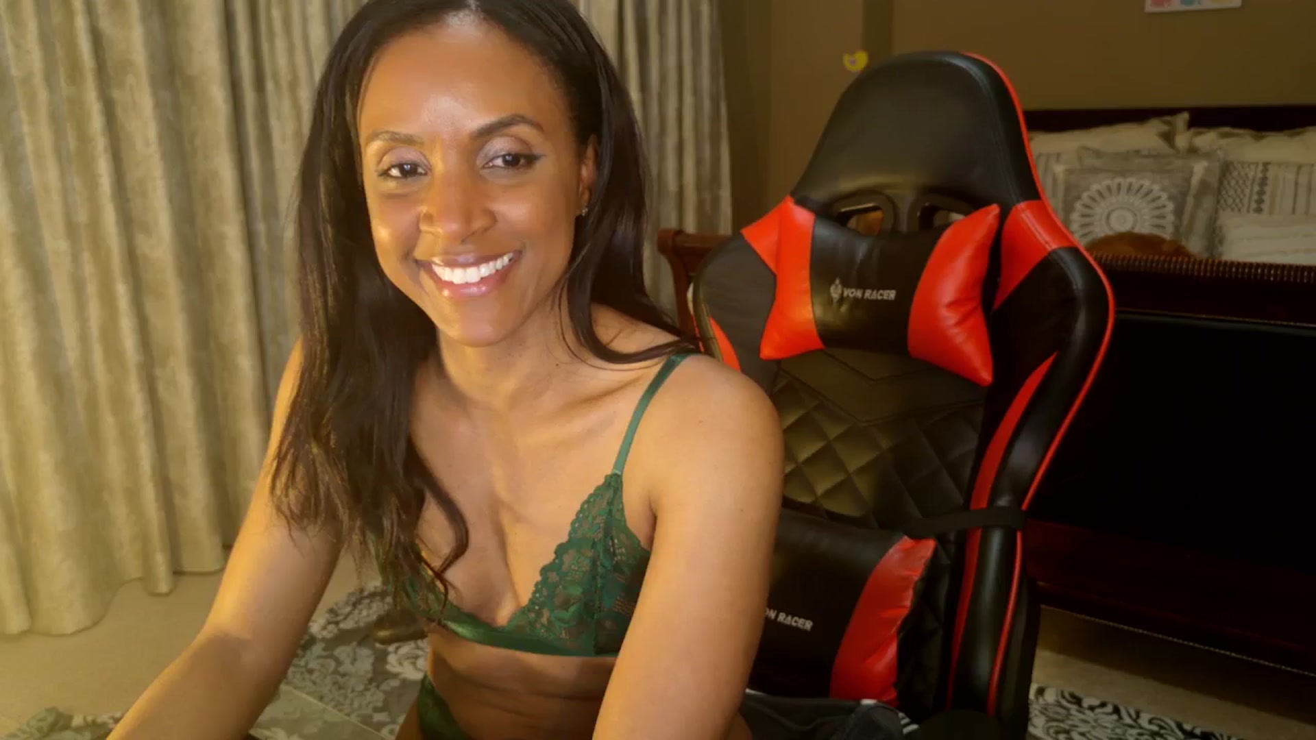 Gallery image thumbnail from Ms_WnWBdayMth's myfreecams stream on, 04/08/2025, 03:17 image 16 of 20