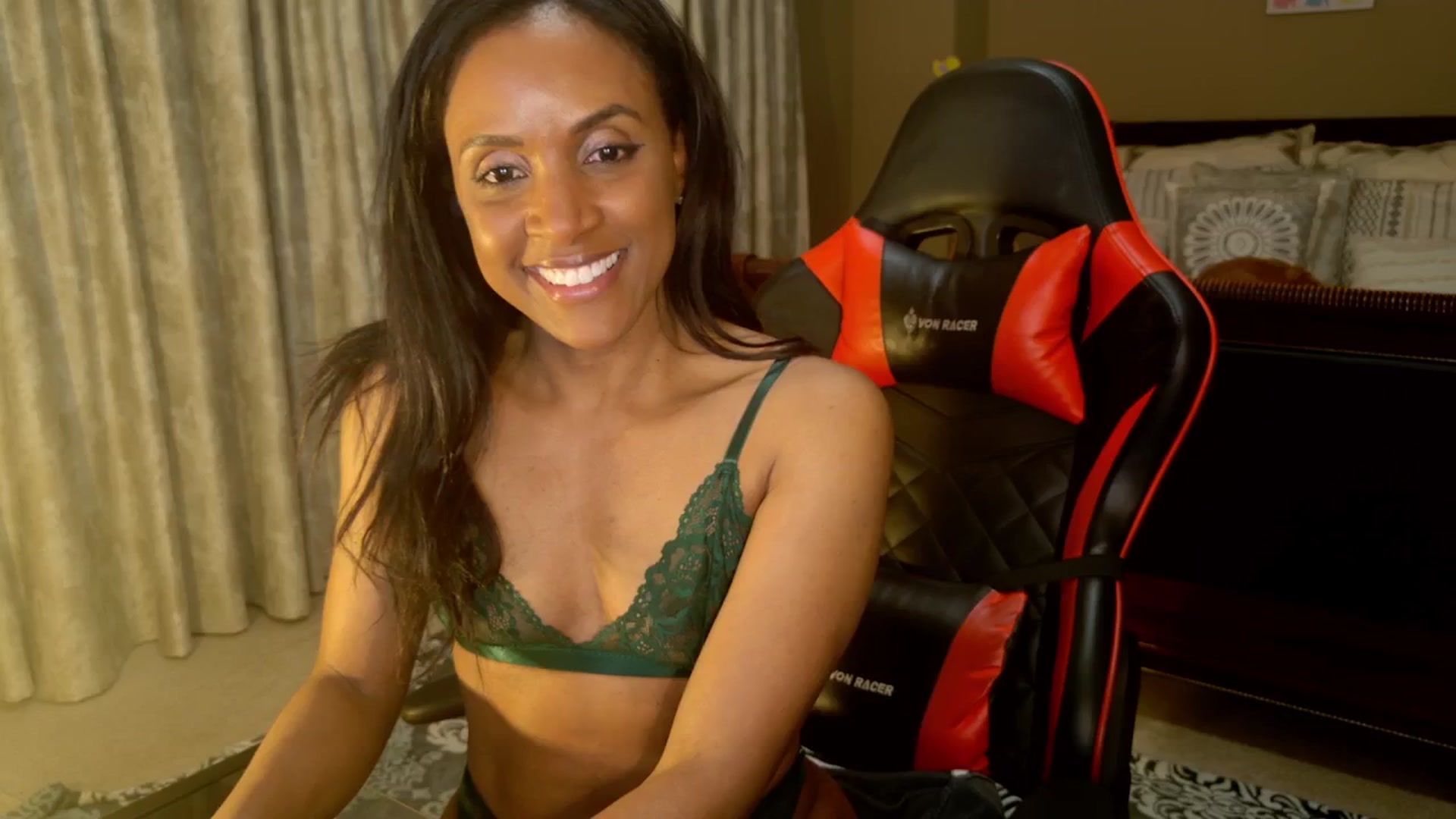Gallery image thumbnail from Ms_WnWBdayMth's myfreecams stream on, 04/08/2025, 03:17 image 14 of 20