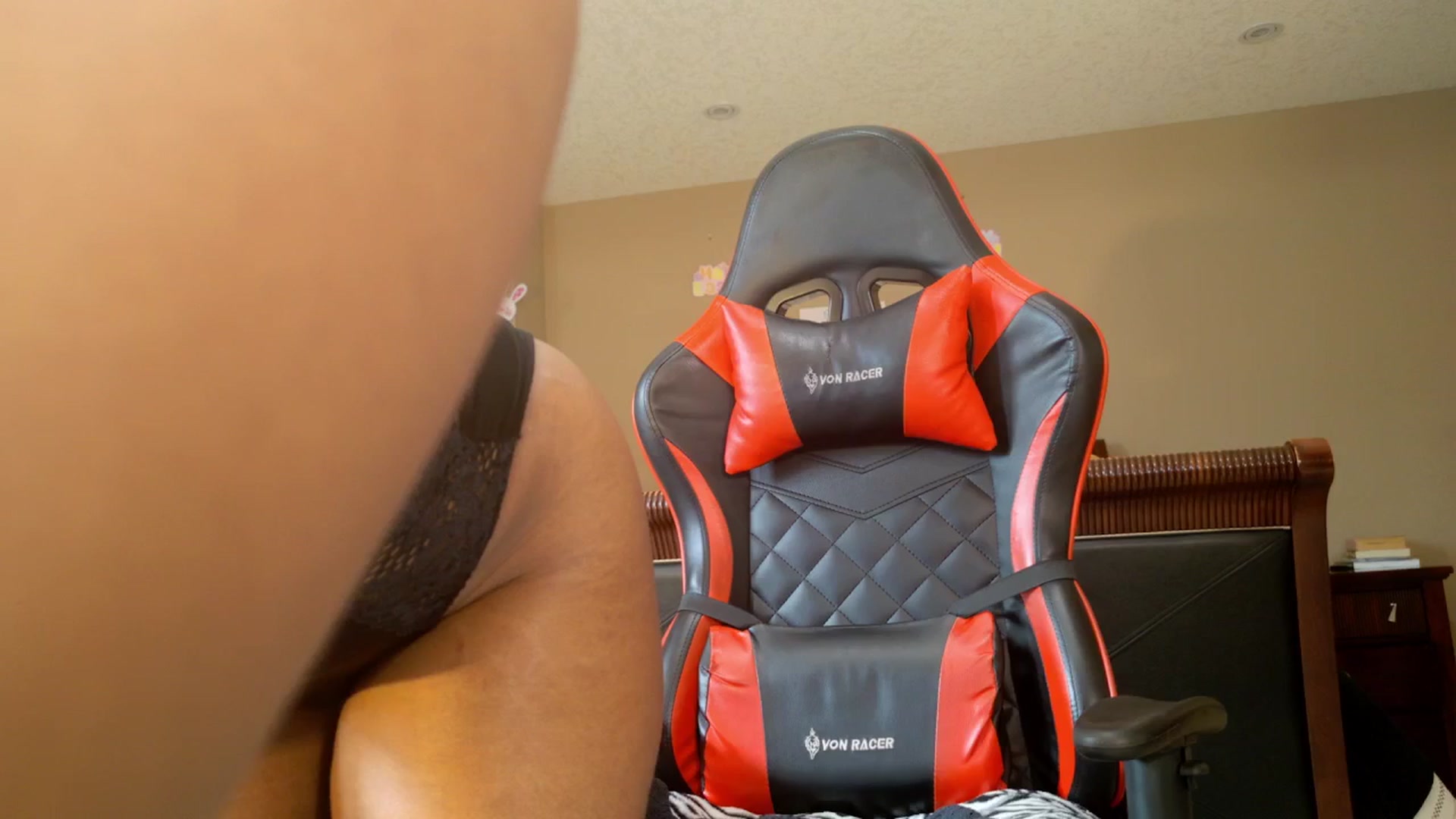 Gallery image thumbnail from Ms_WnWBdayMth's myfreecams stream on, 04/14/2025, 21:18 image 17 of 20