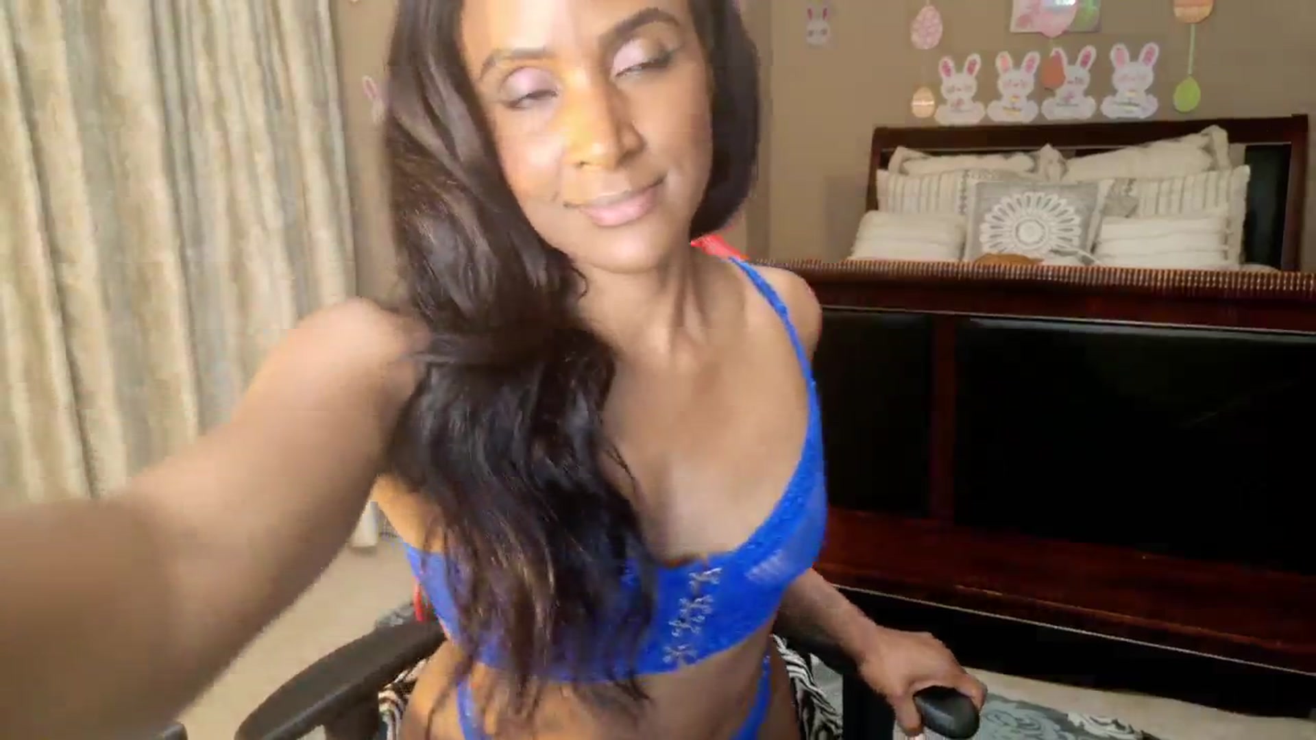 Gallery image thumbnail from Ms_WnWBdayMth's myfreecams stream on, 04/19/2026, 01:03 image 19 of 20