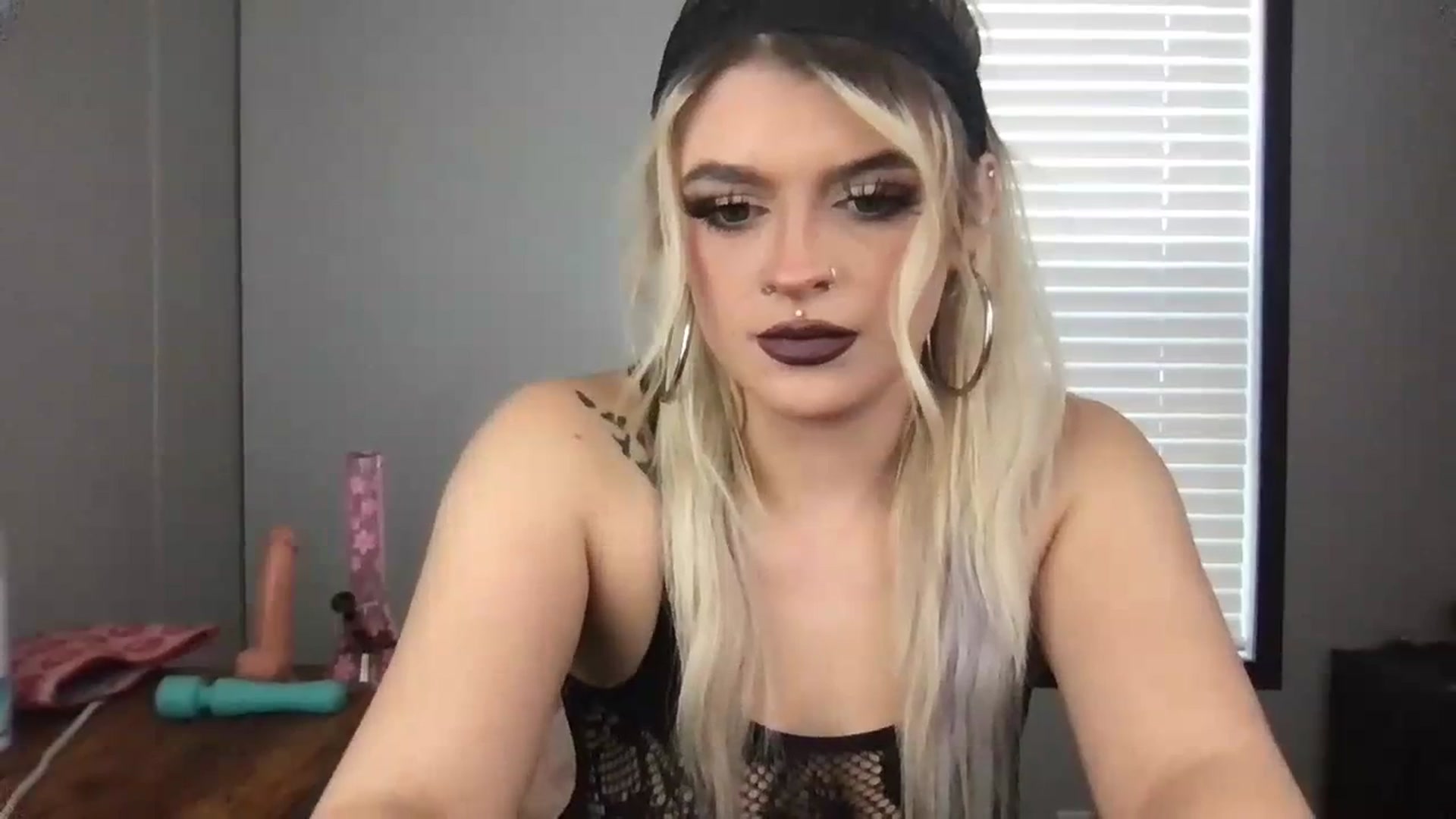 Gallery image thumbnail from Msbrandyjack's myfreecams stream on, 12/16/2023, 19:04 image 9 of 20