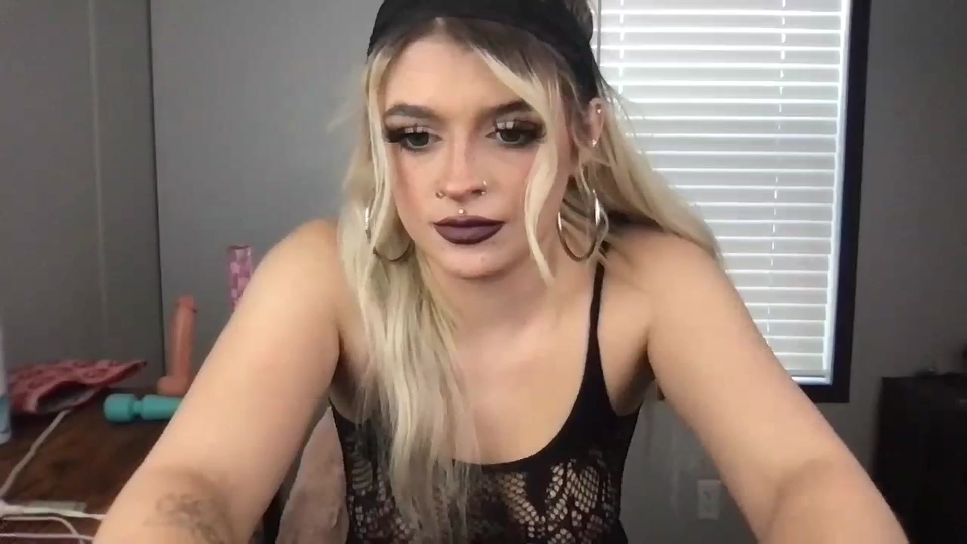 Gallery image thumbnail from Msbrandyjack's myfreecams stream on, 12/16/2023, 19:04 image 2 of 20