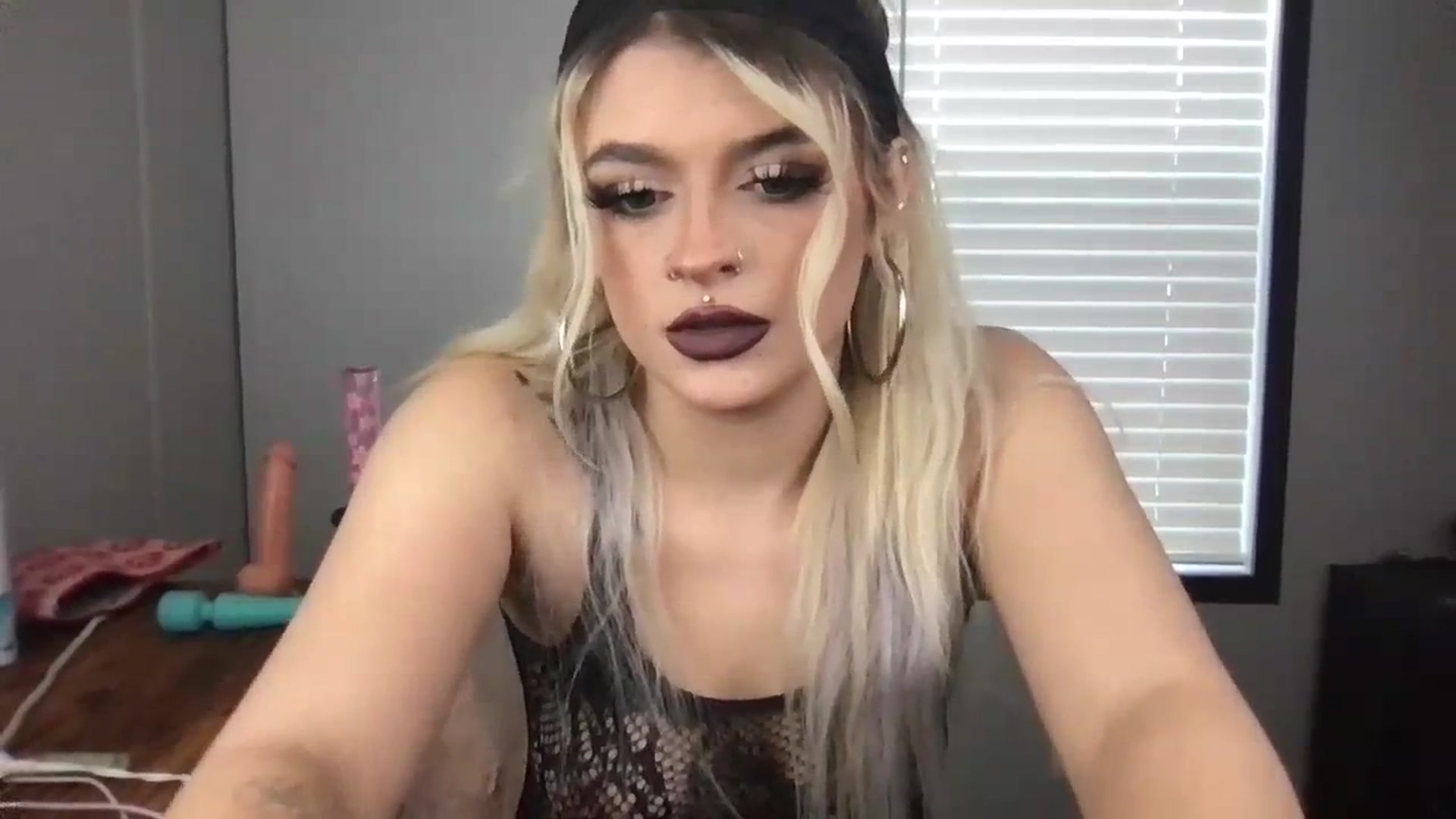 Gallery image thumbnail from Msbrandyjack's myfreecams stream on, 12/16/2023, 19:04 image 5 of 20