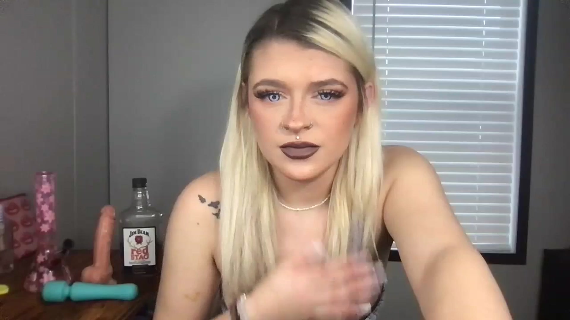 Gallery image thumbnail from Msbrandyjack's myfreecams stream on, 12/26/2023, 17:25 image 10 of 20